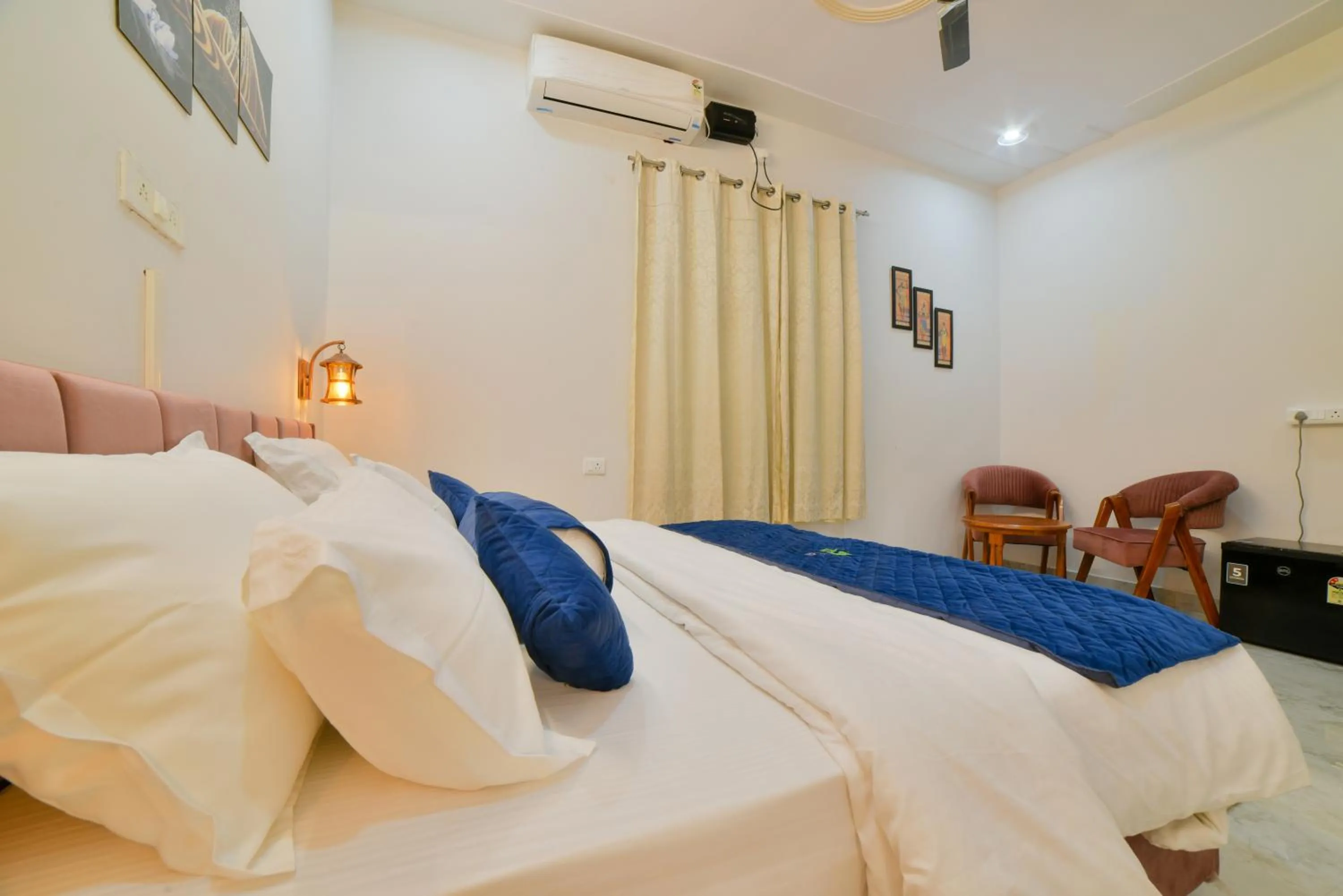 Photo of the whole room, Bed in SAMALIA AGRO RESORT VRINDAVAN