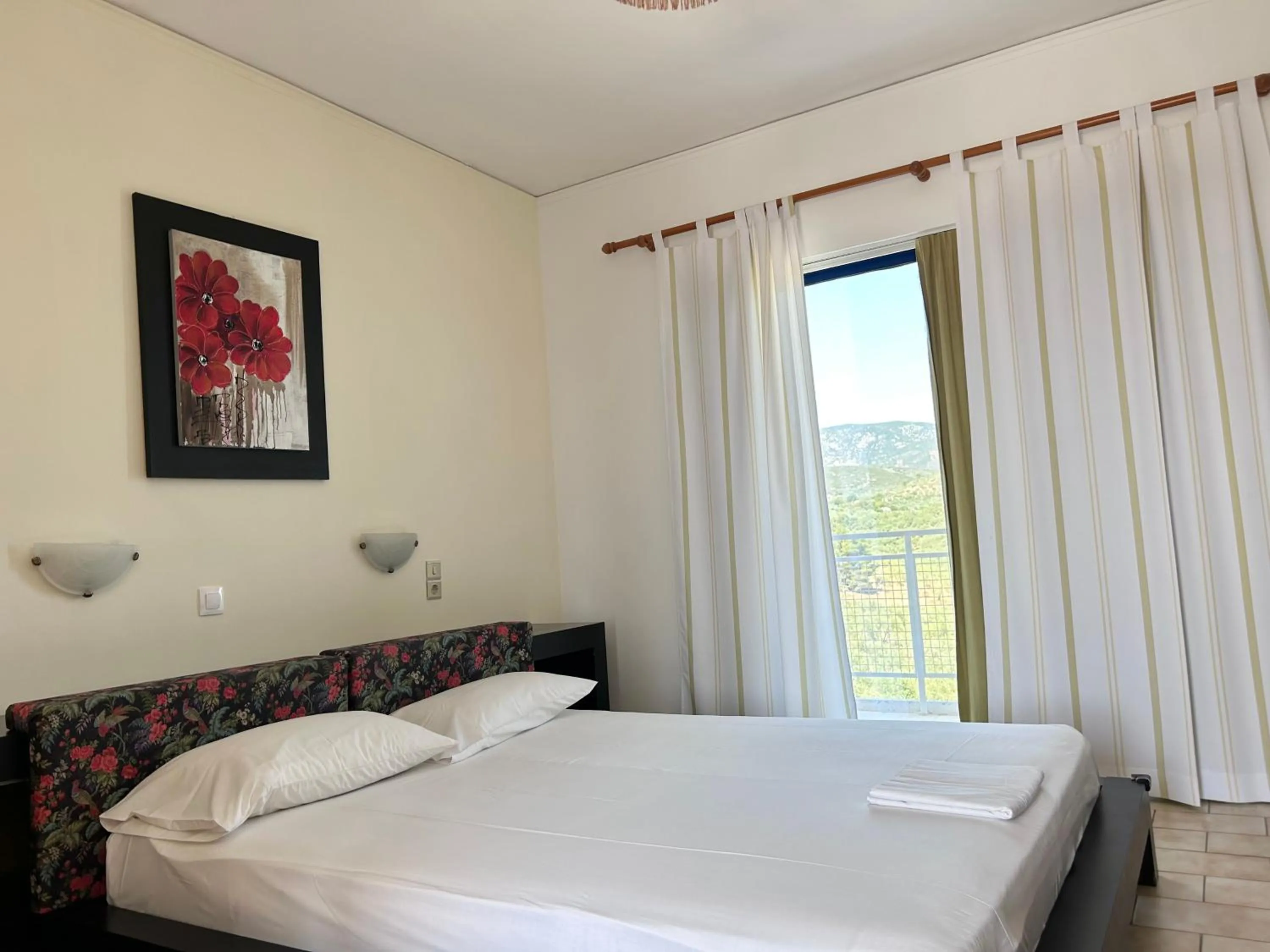 Bed in Bay Holiday Hotel & Spa