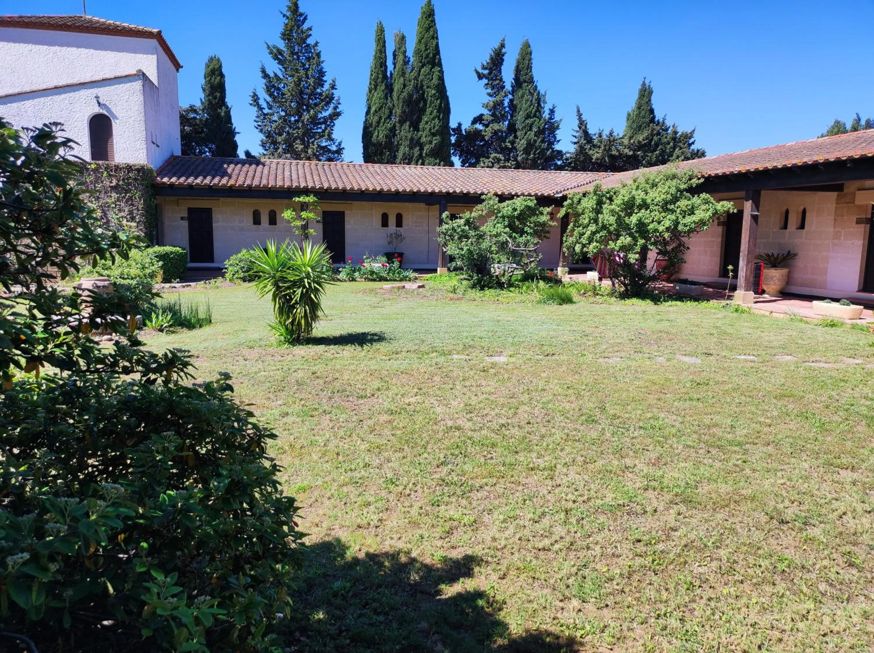 Hôtel et Appart'Hôtel Le Relais Du Val D'Orbieu