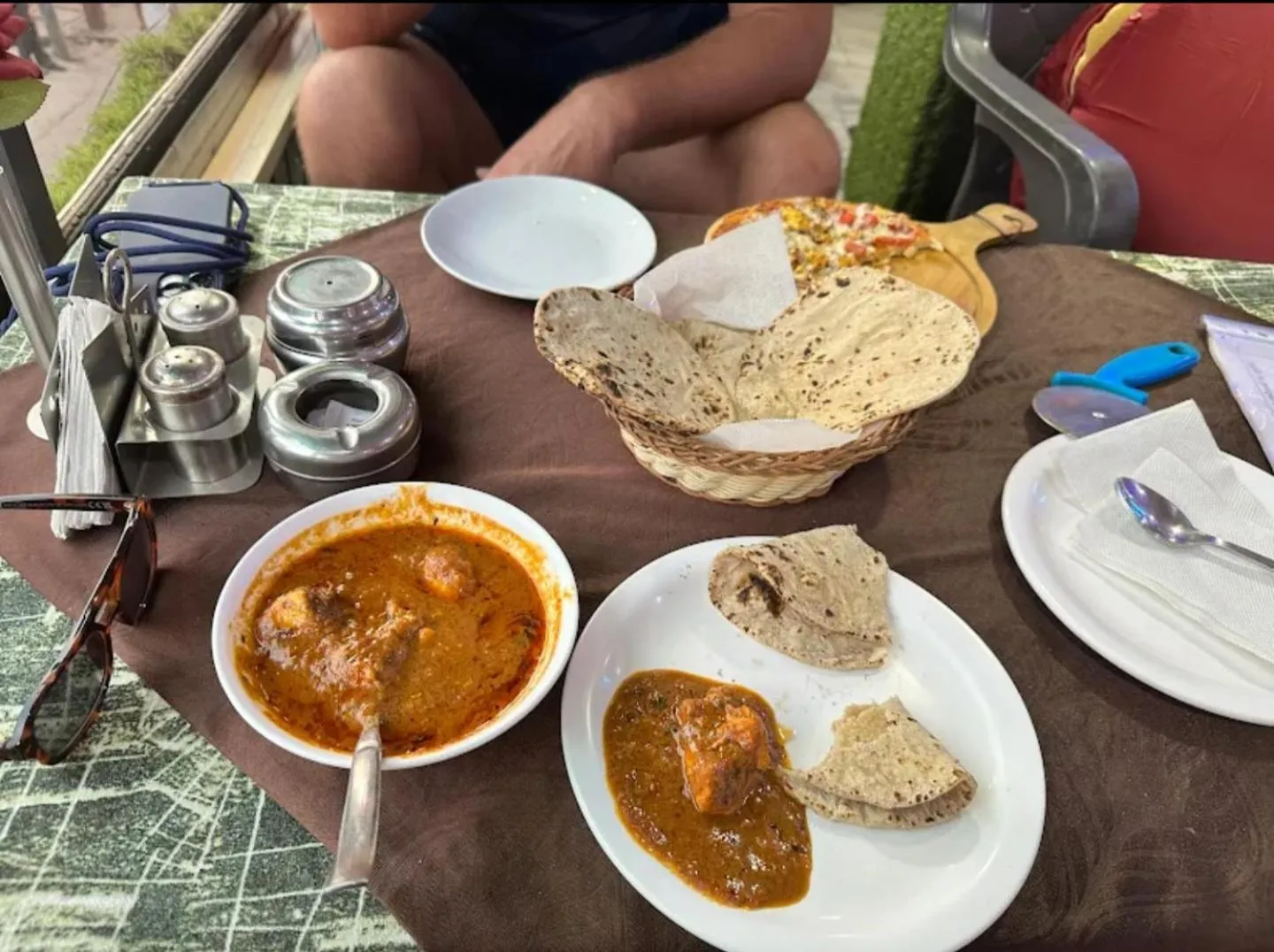 Restaurant/places to eat in Taj City Hotel