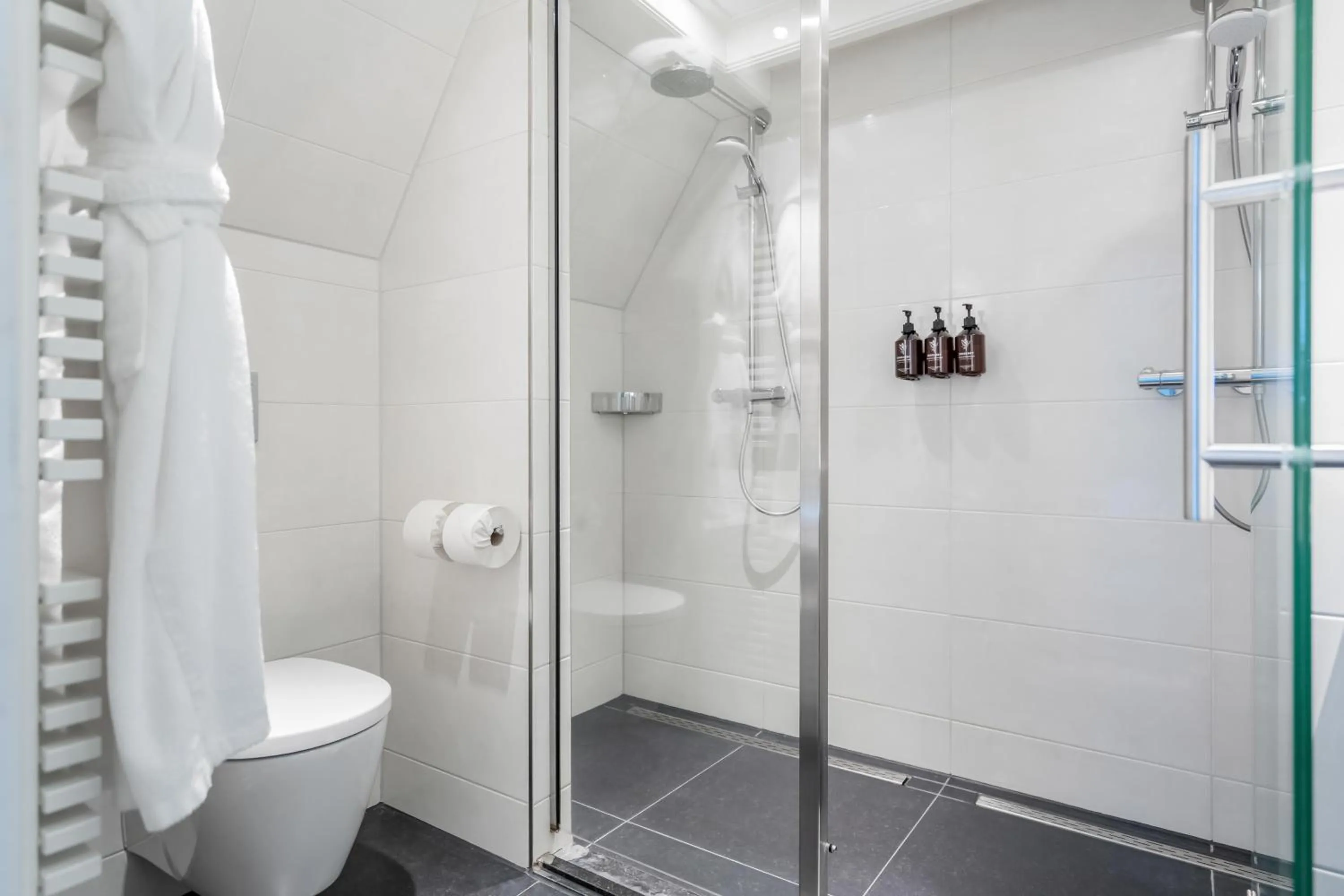 Shower in Badhotel Bruin