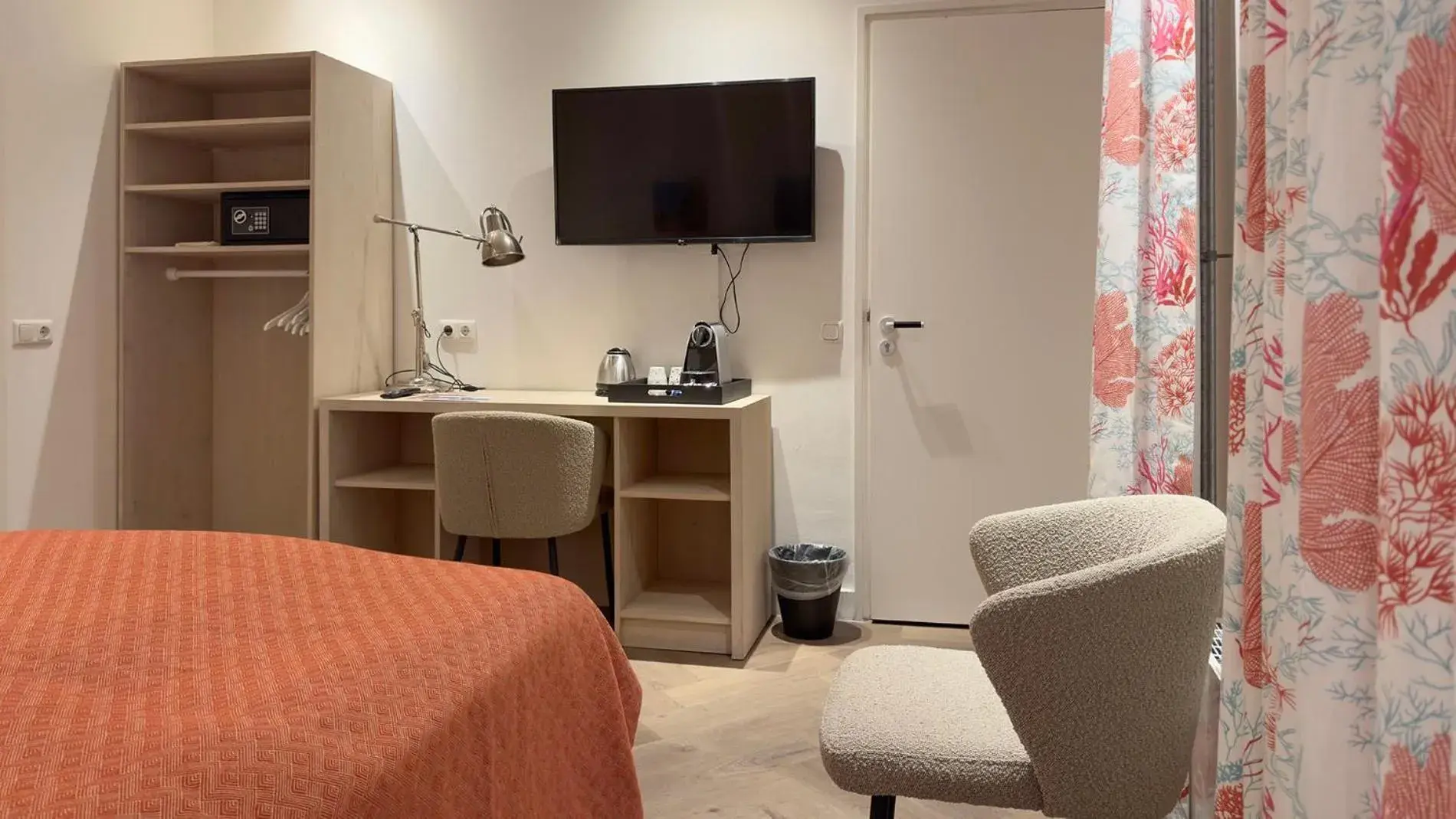 Comfort Double Room in Badhotel Bruin Comfort Double Room in Badhotel Bruin