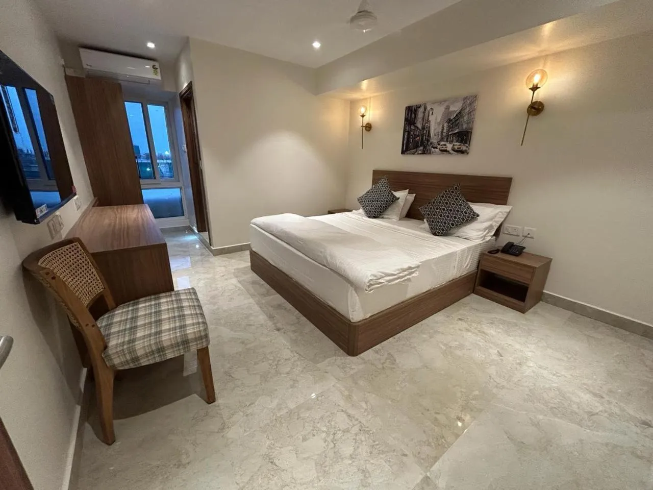 Bedroom, Bed in Swanotel Gachibowli