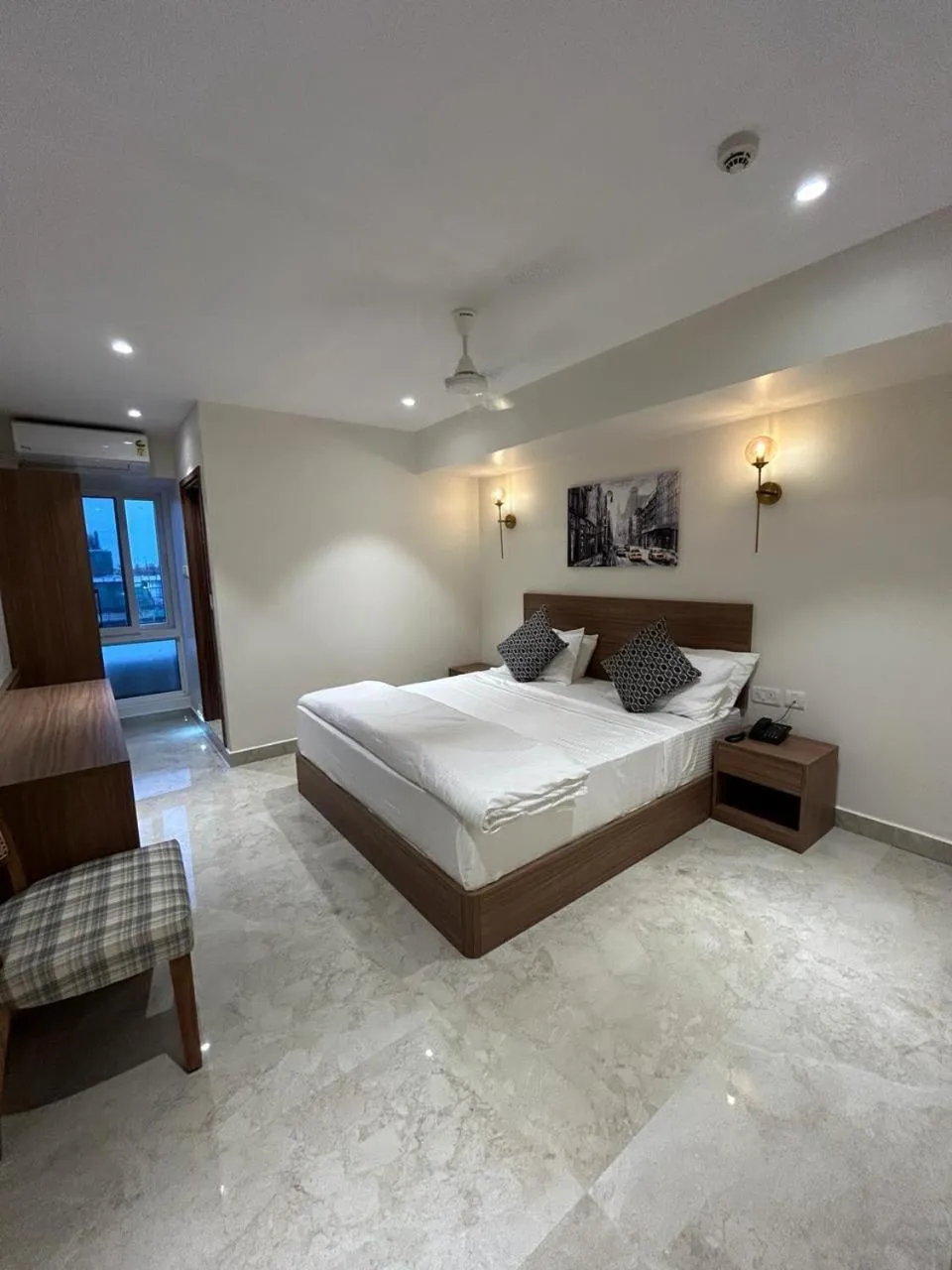 Photo of the whole room, Bed in Swanotel Gachibowli