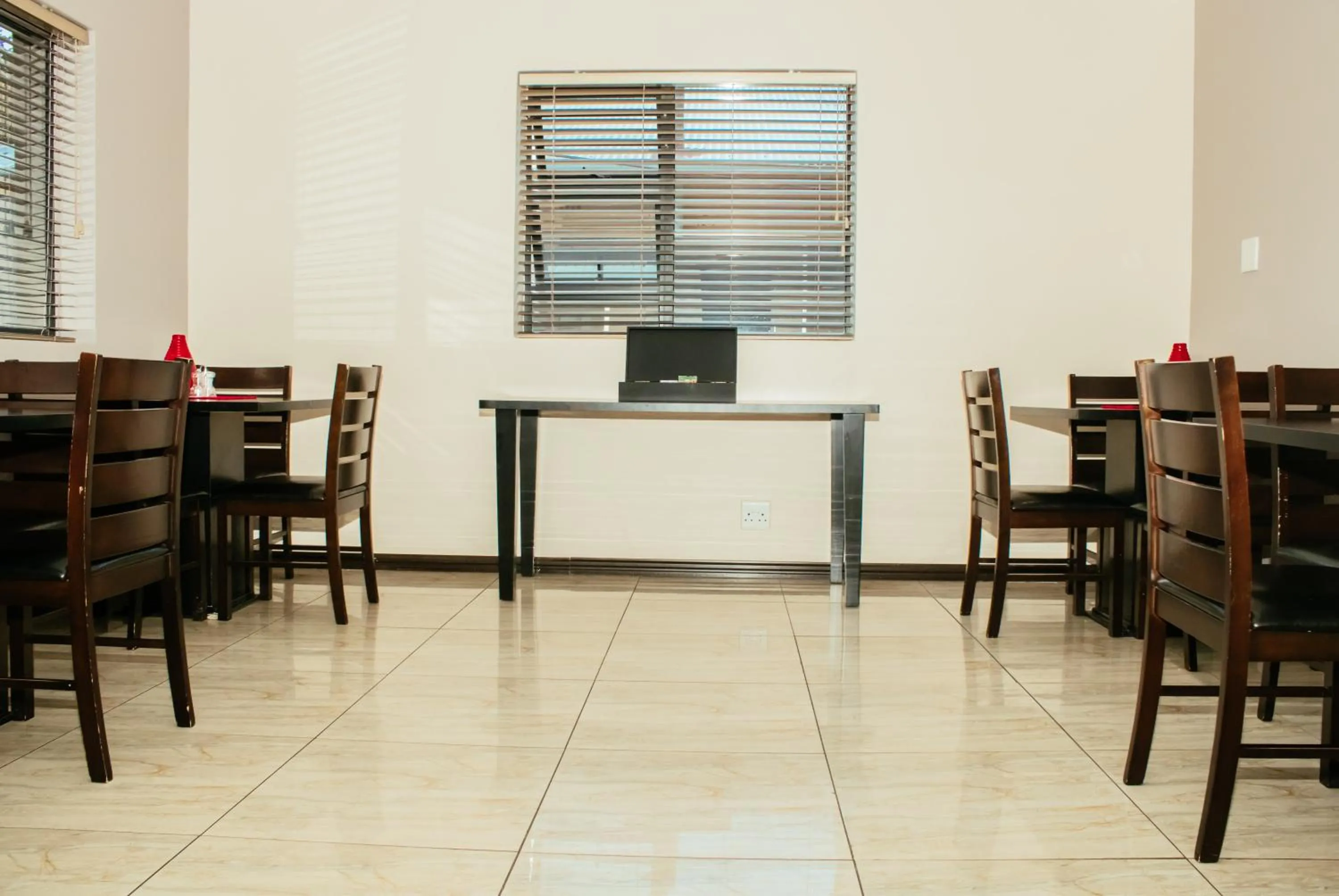 Restaurant/places to eat in Heavenly Boutique Hotel