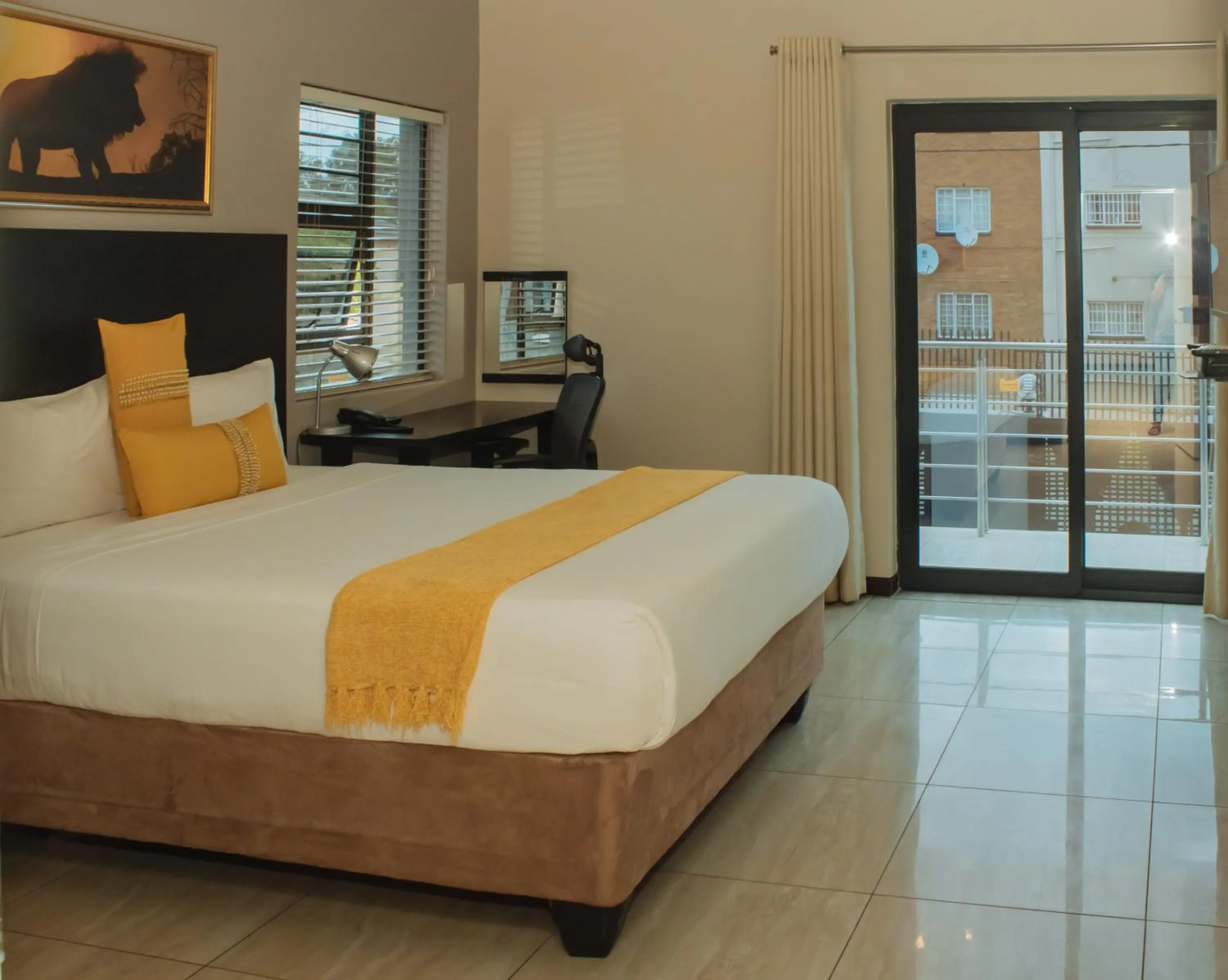 Bedroom, Bed in Heavenly Boutique Hotel