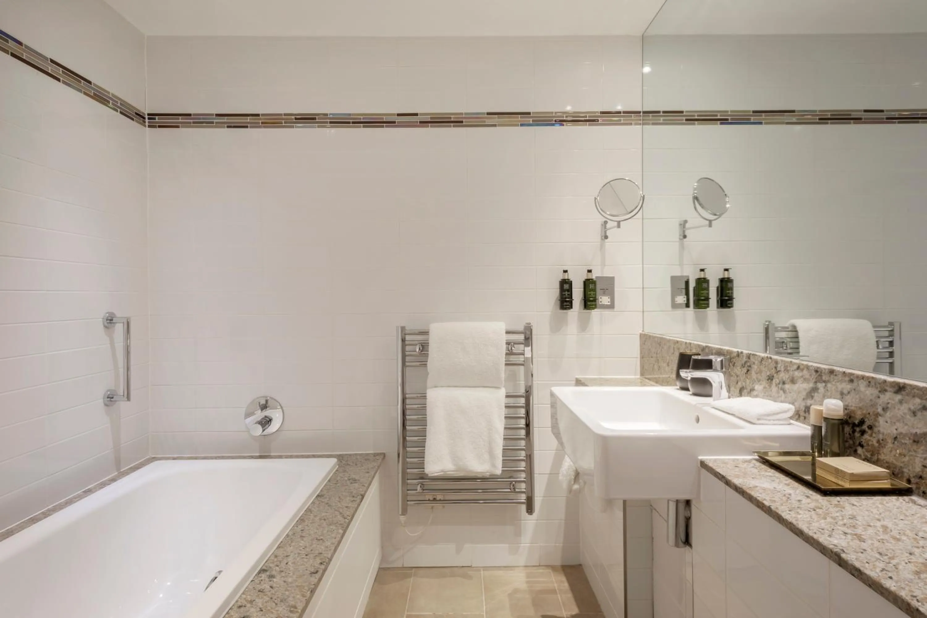 Toilet in Meliá London Kensington Member of Meliá Collection