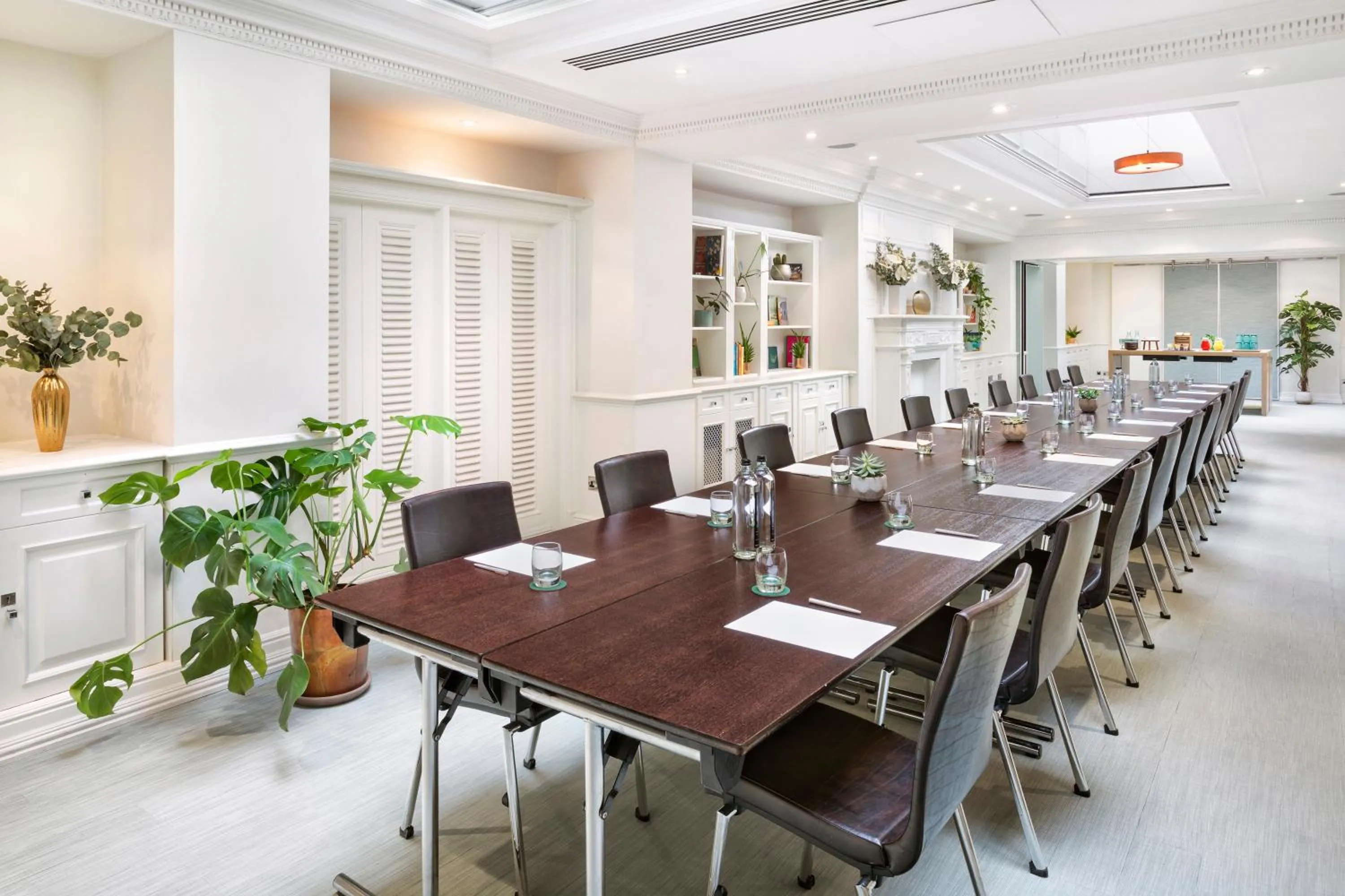 Meeting/conference room in Meliá London Kensington Member of Meliá Collection