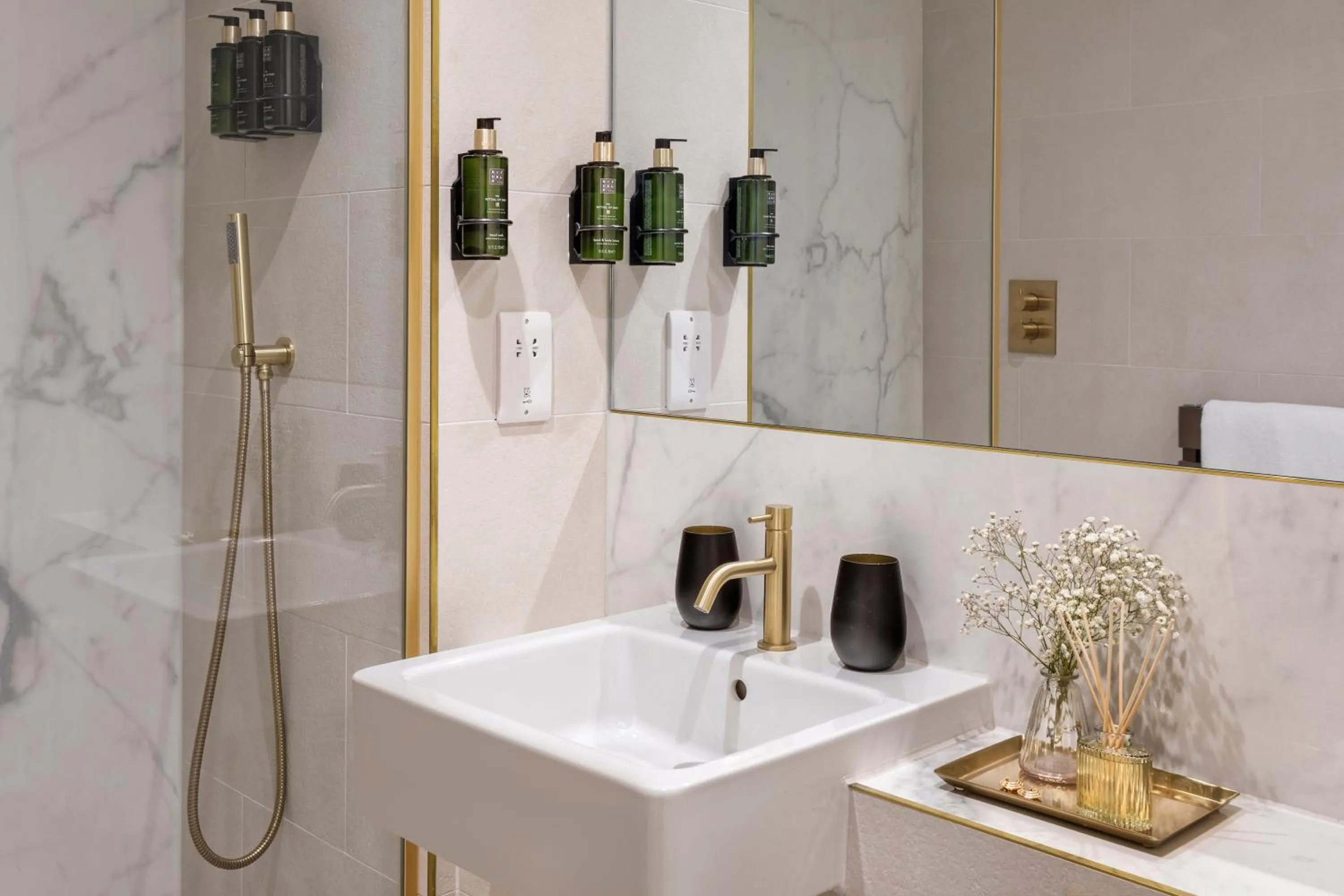 Toilet in Meliá London Kensington Member of Meliá Collection