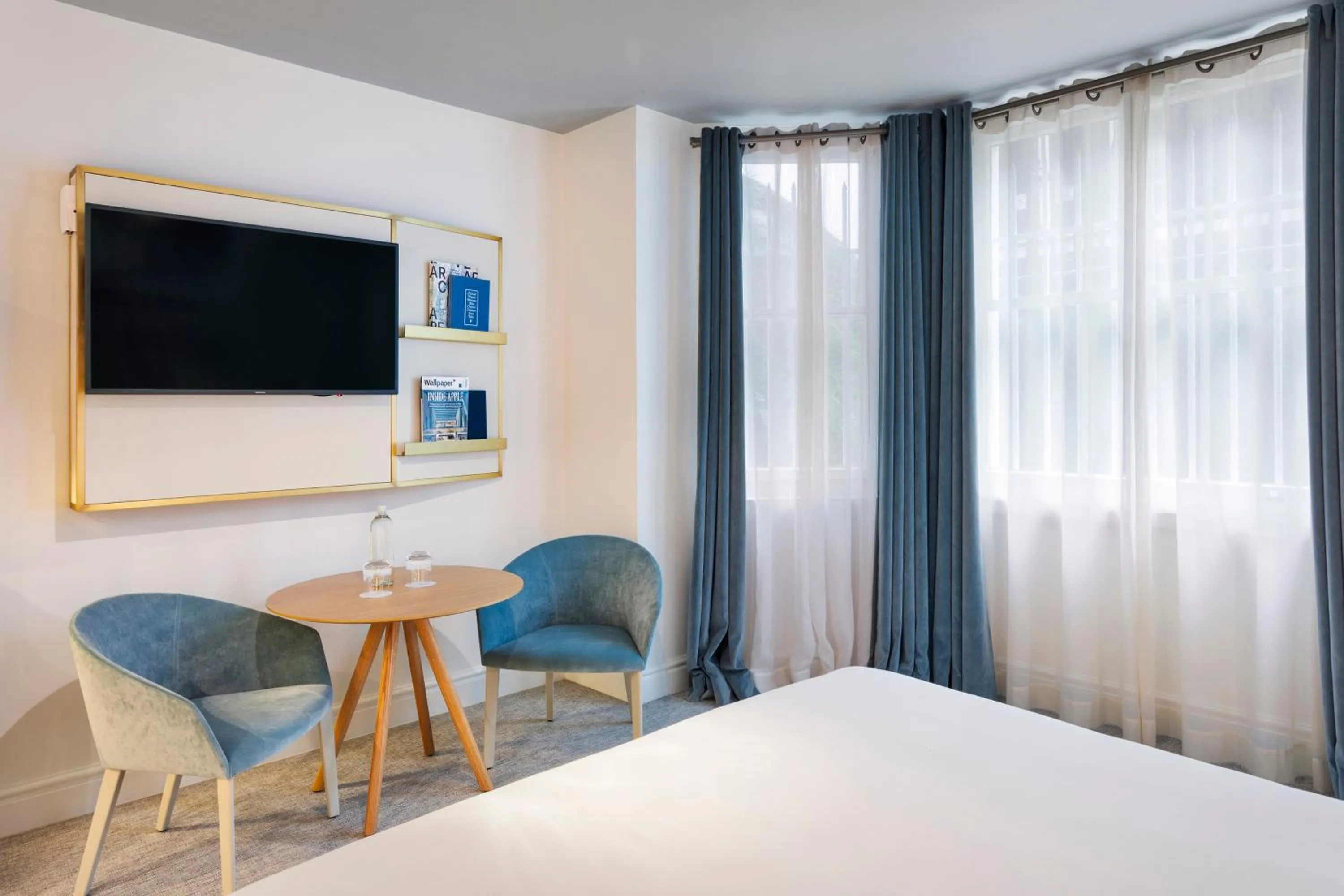 TV and multimedia, Bed in Meliá London Kensington Member of Meliá Collection