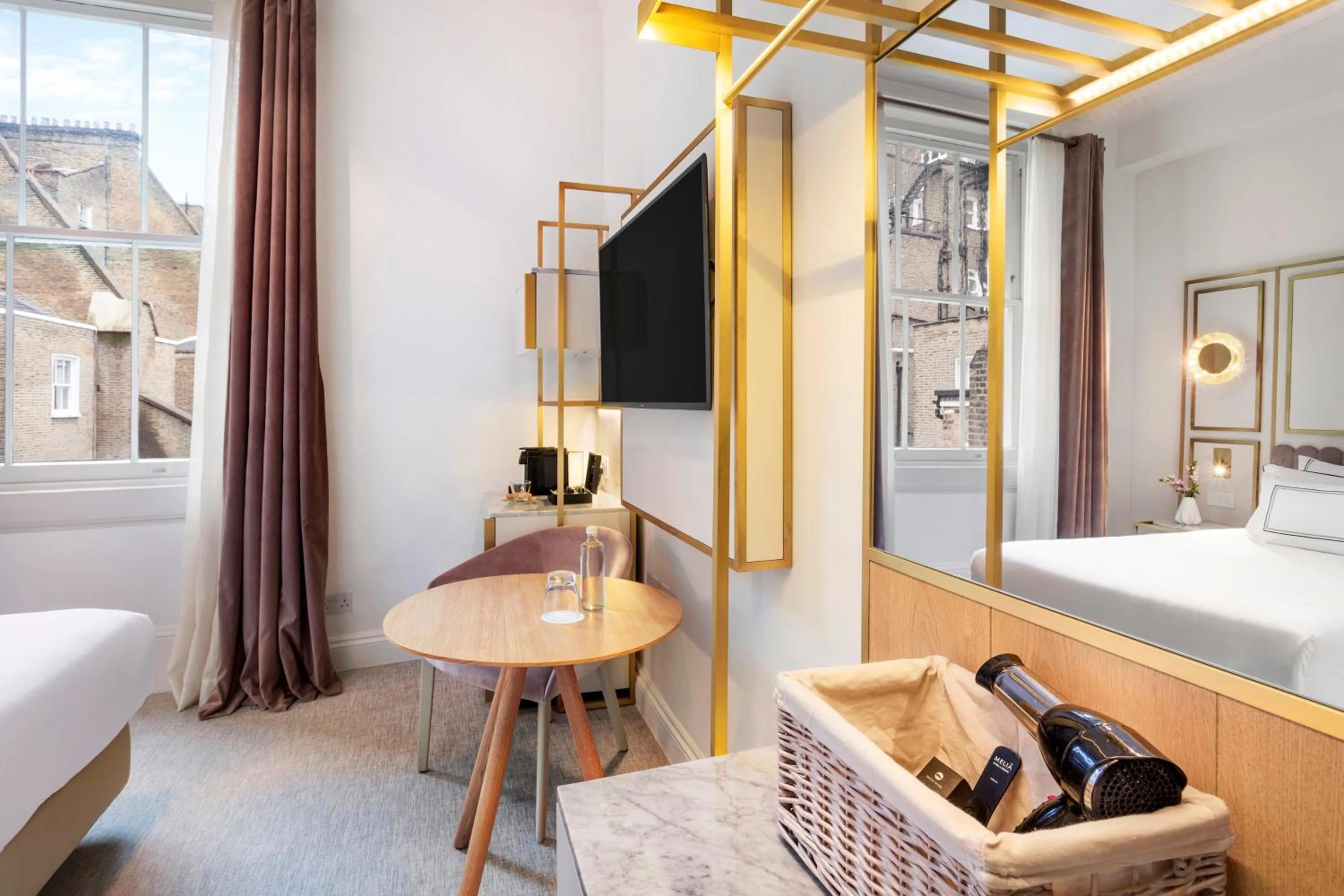 Bed in Meliá London Kensington Member of Meliá Collection