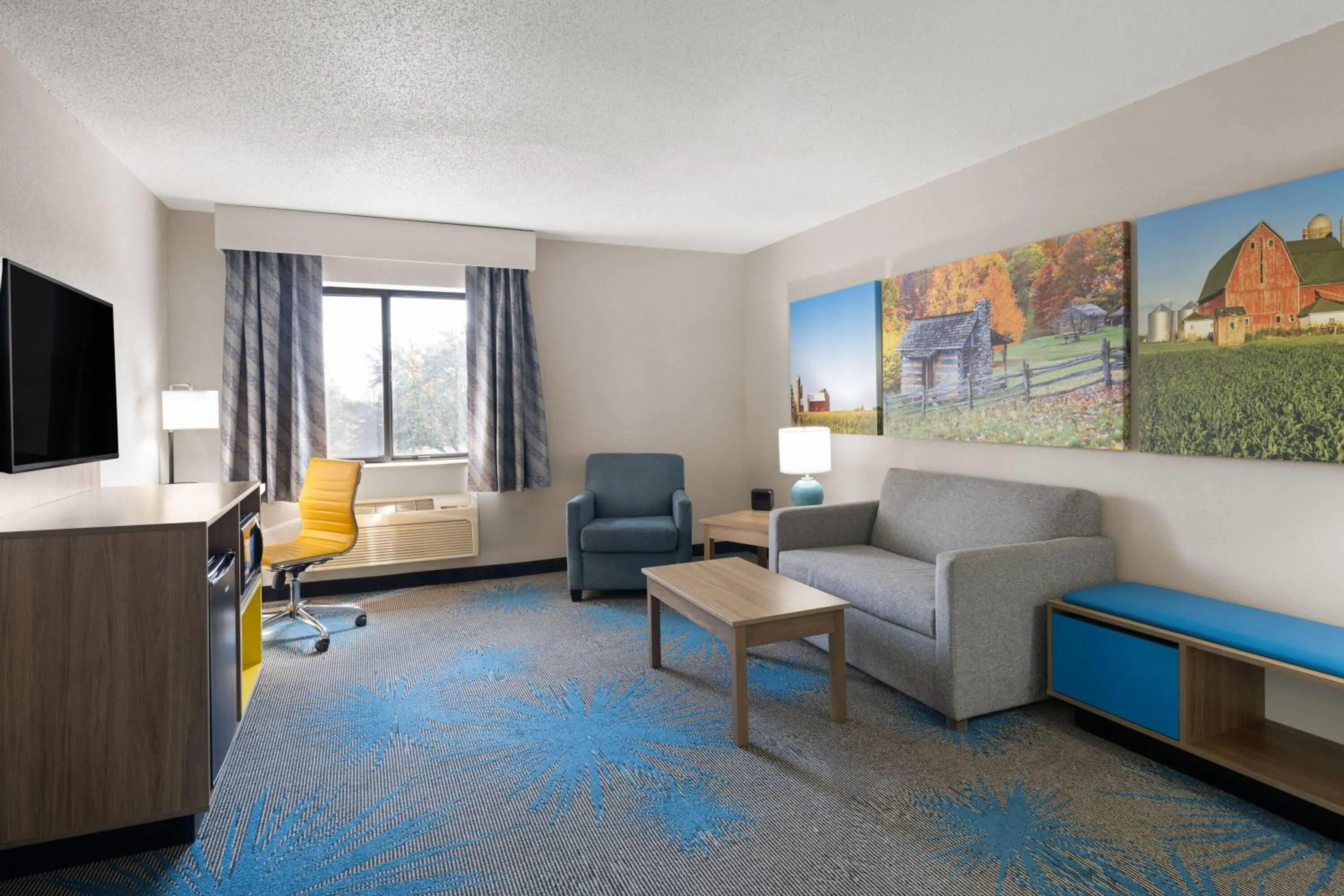 Photo of the whole room in Days Inn by Wyndham Davenport