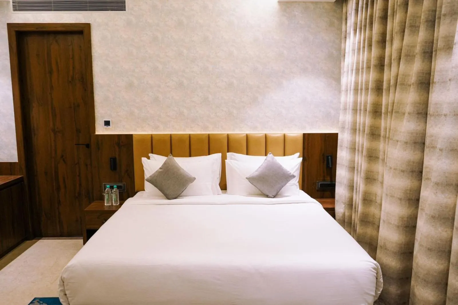 Bed in Enrise by Sayaji Nagpur