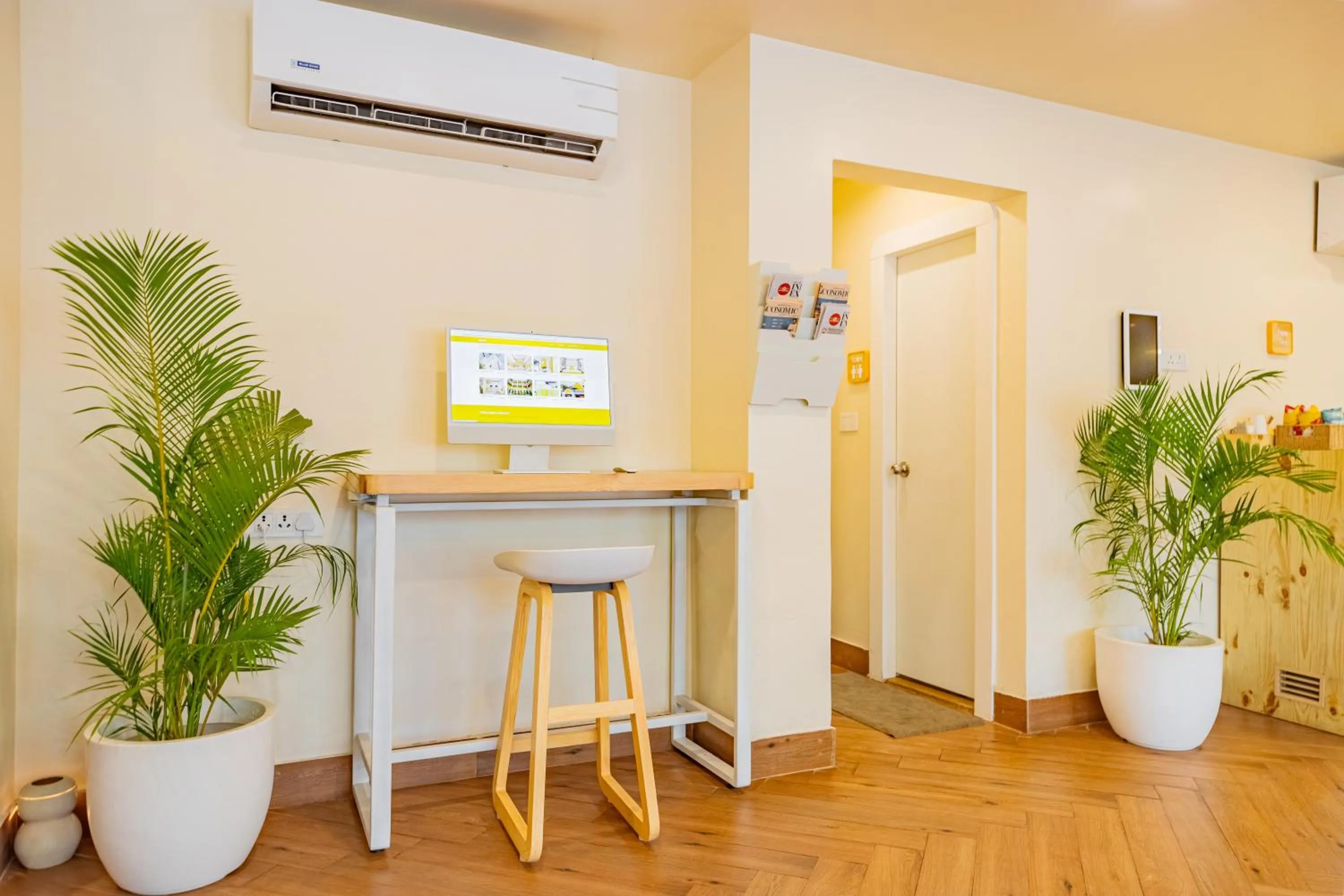 Business facilities in Bloom Hotel - Richmond Road