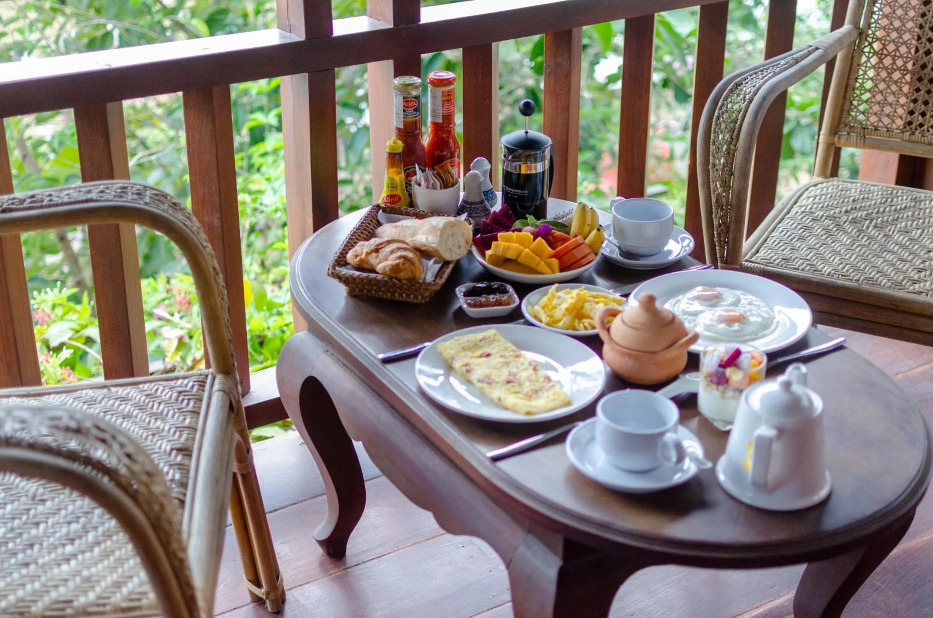 Food and drinks in Villa Khili Namkhan