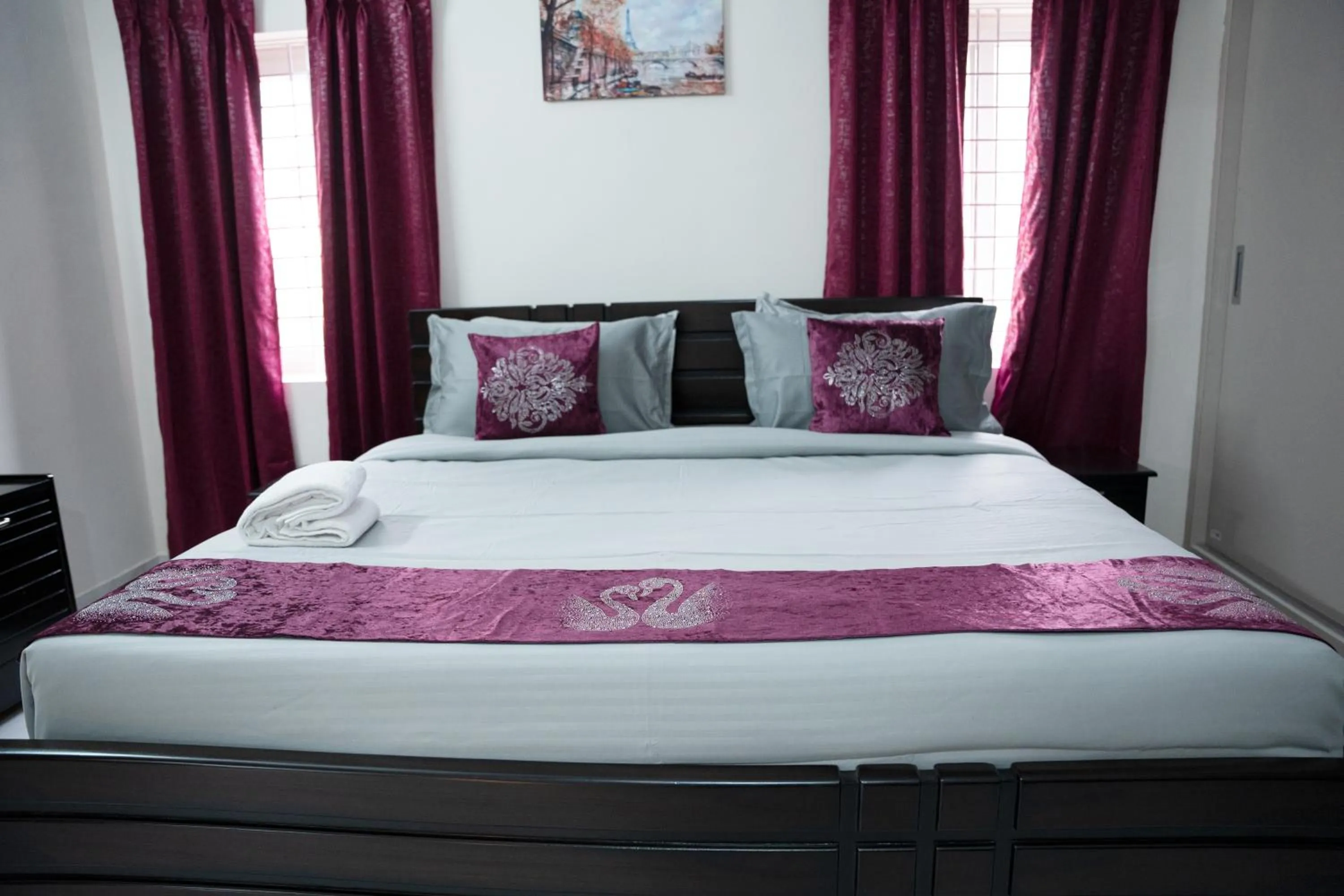 Bed in Yellow Bells Serviced Apartments Hitech City