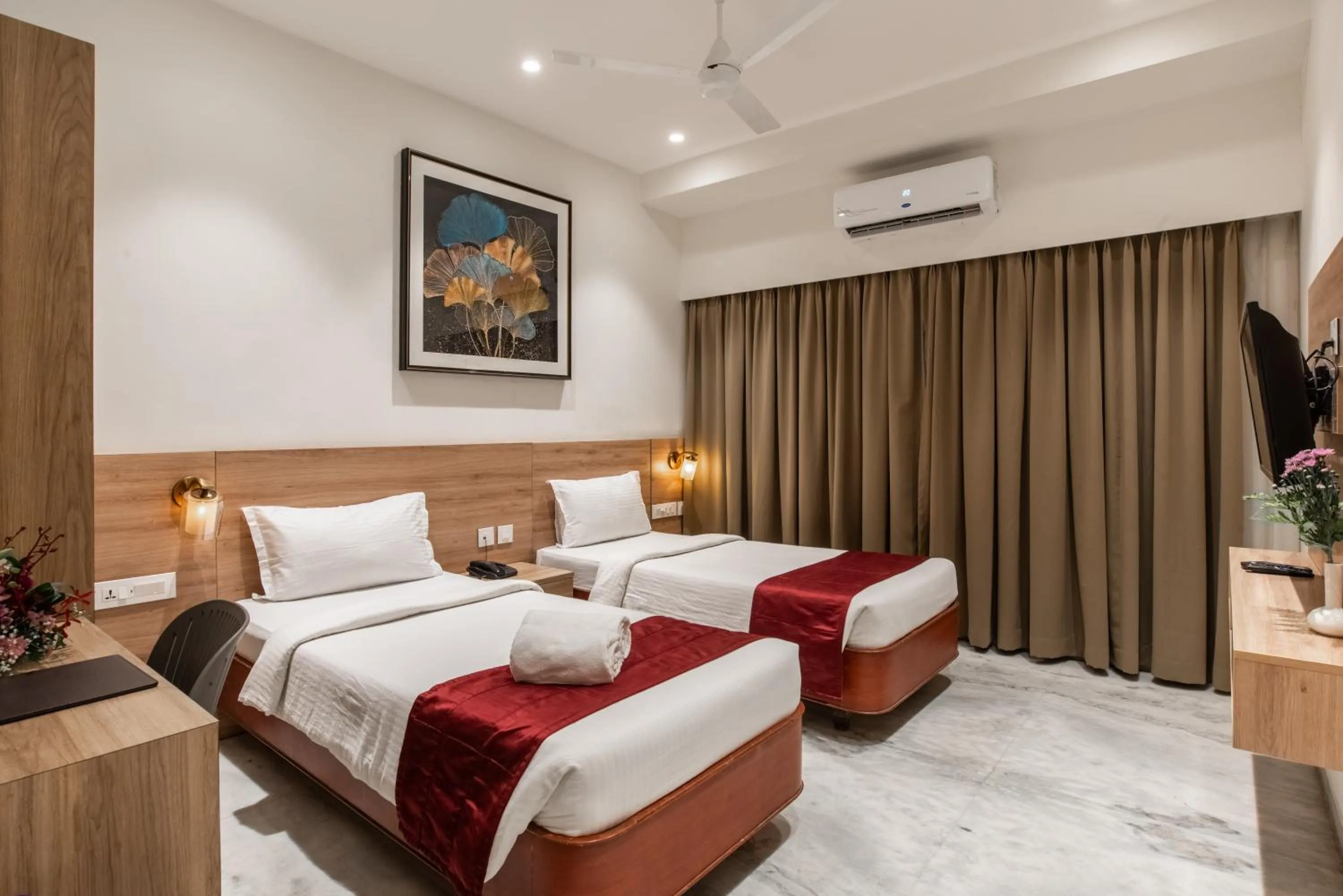 Bedroom, Bed in Royal Paris