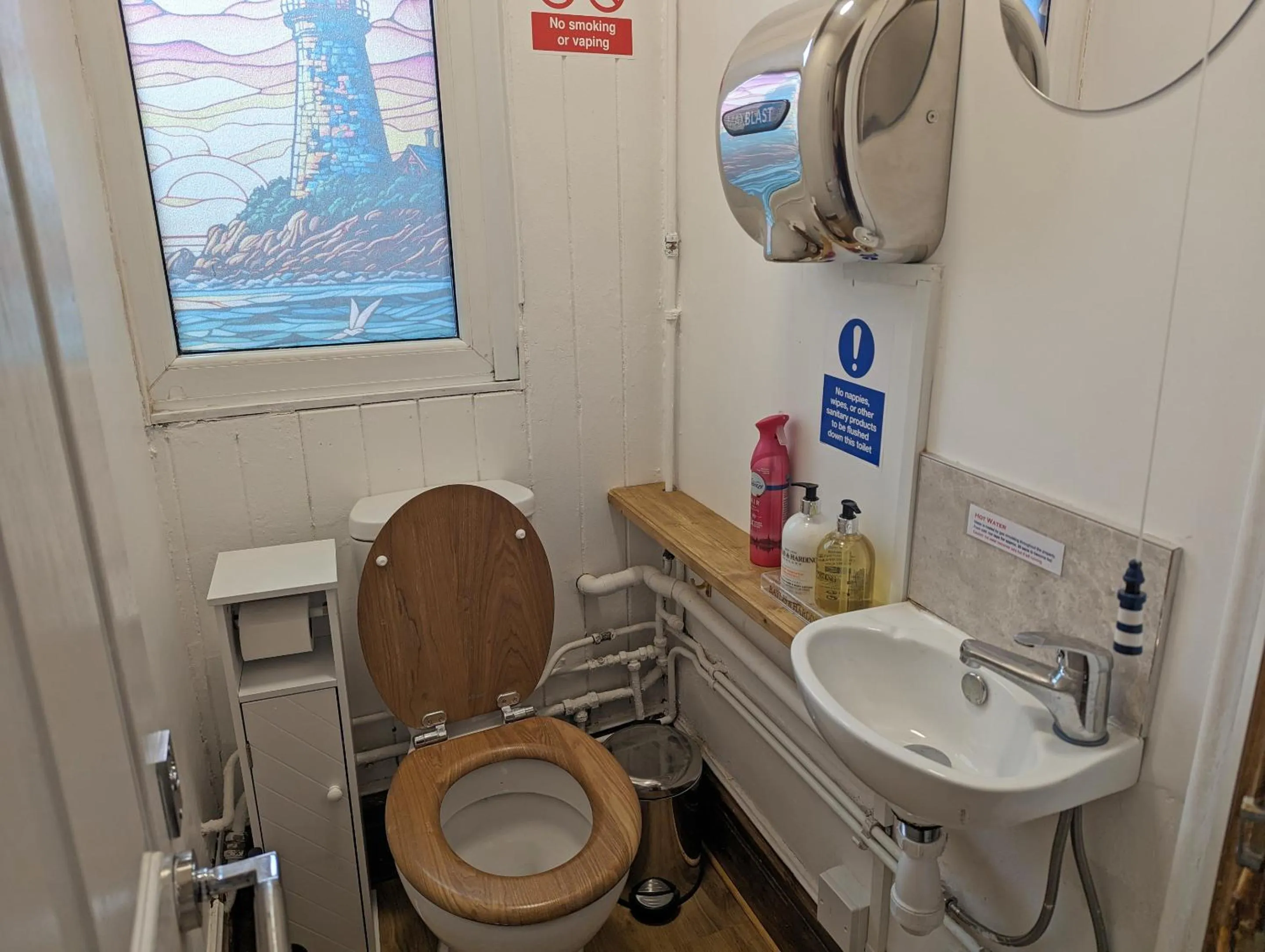 Bathroom in Jurassic Bay Holidays