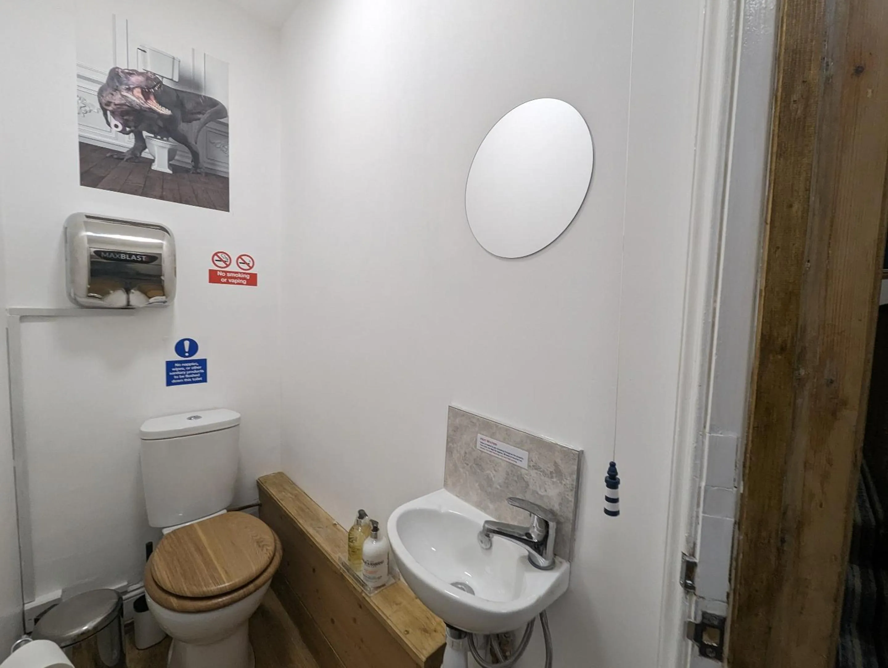 Bathroom in Jurassic Bay Holidays