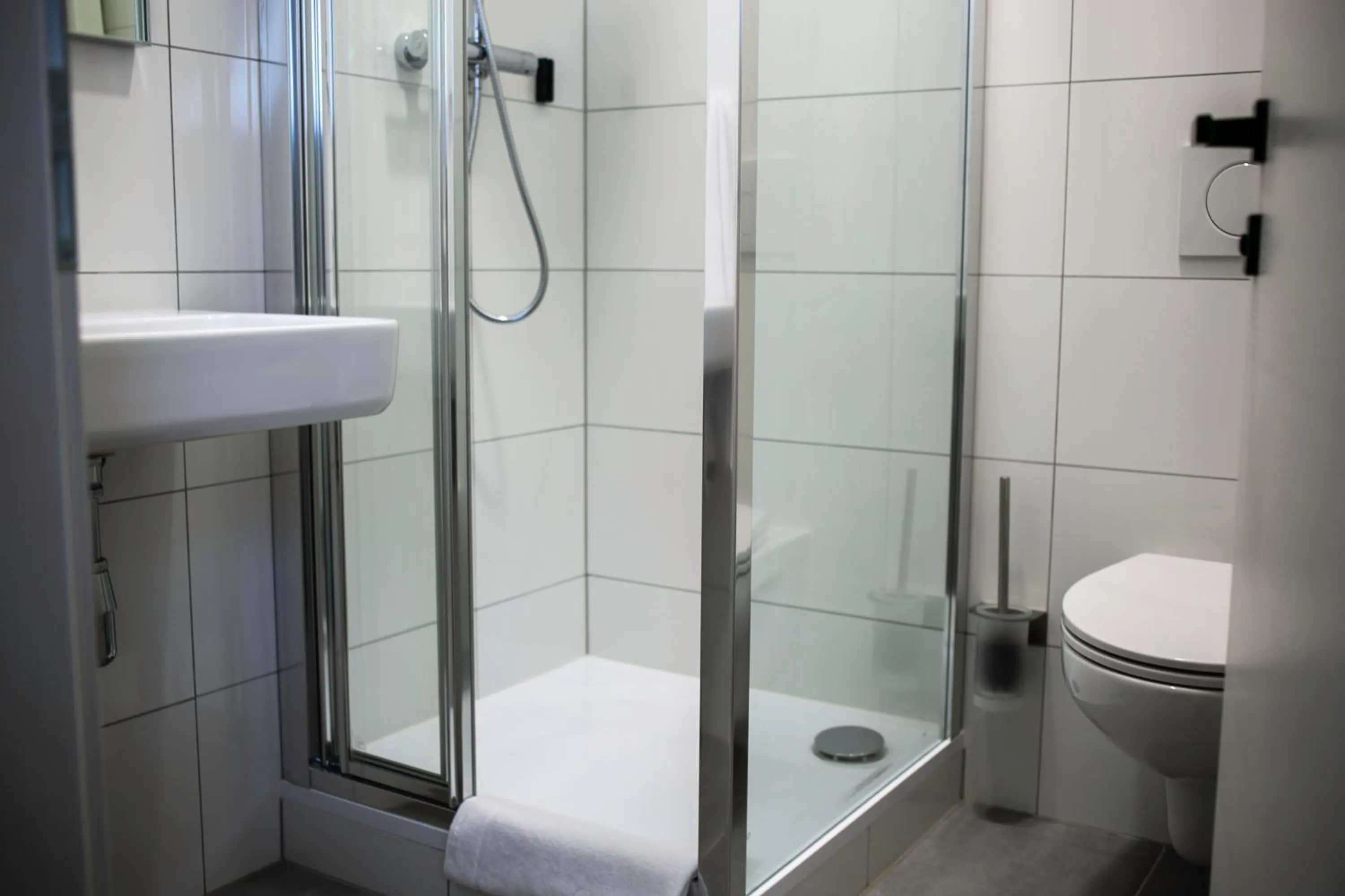 Shower in Golden Golem hotel & Spa