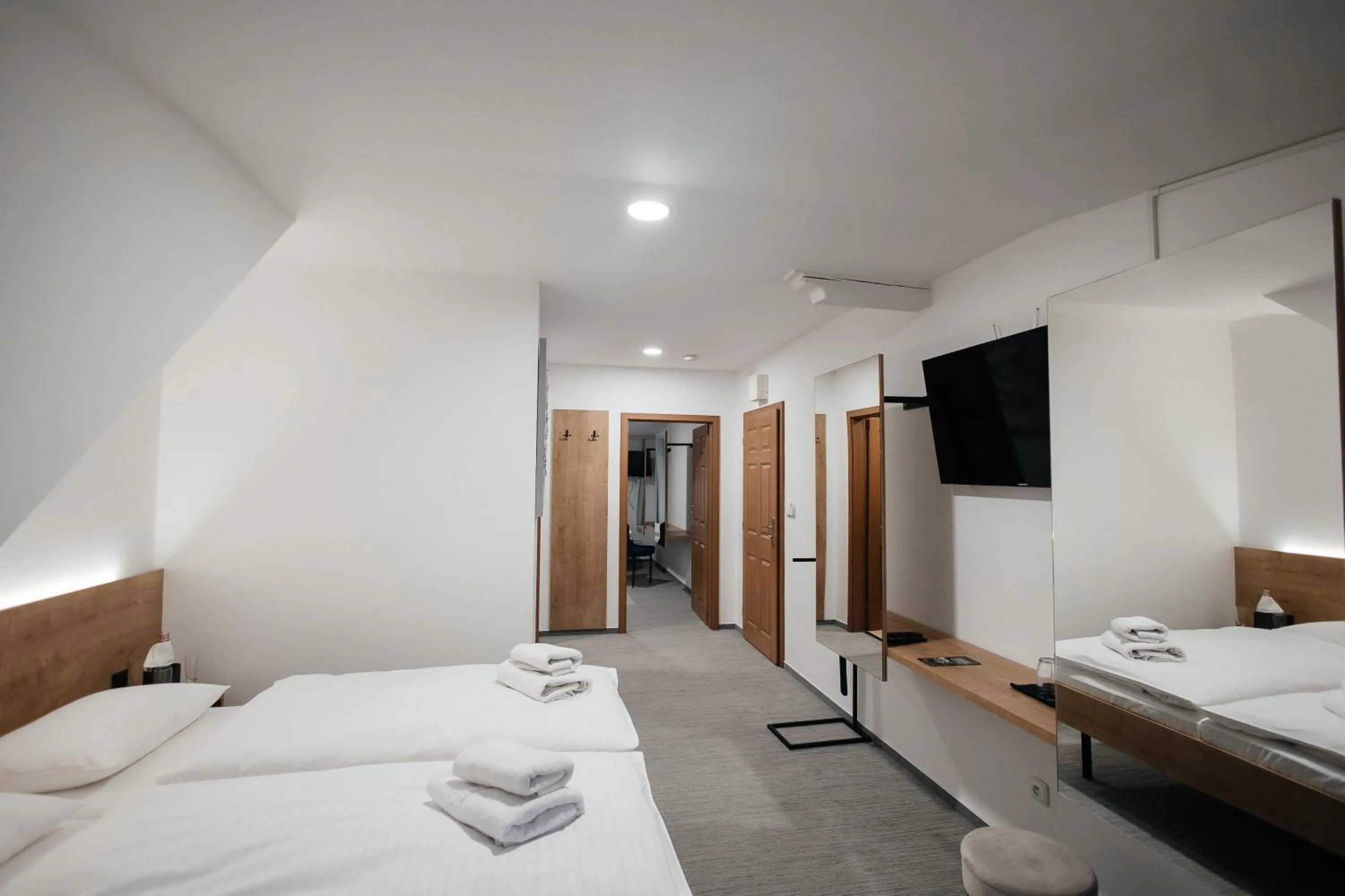 Bed in Golden Golem hotel & Spa