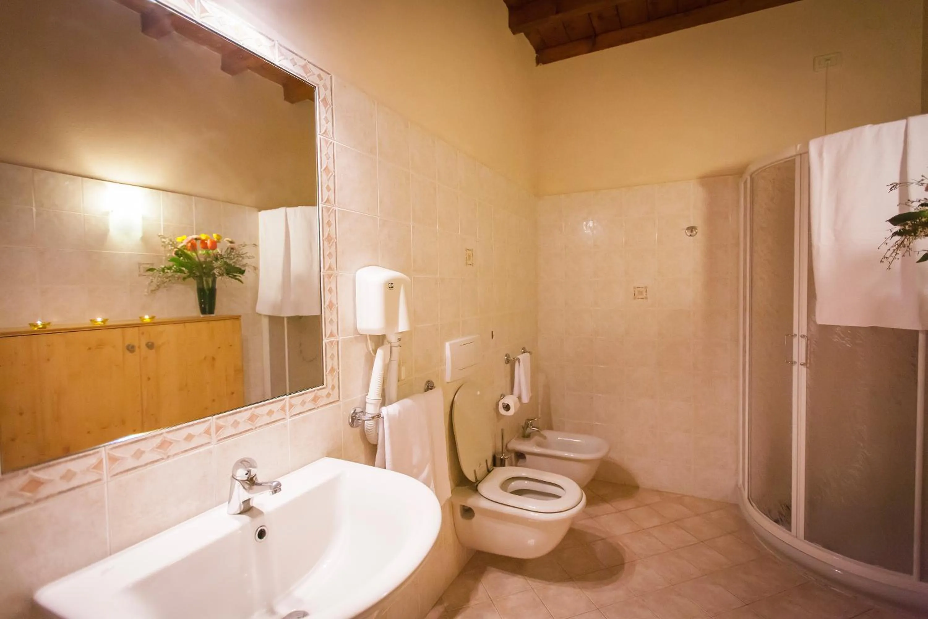 Bathroom in Hotel Alla Corte dei Bicchi