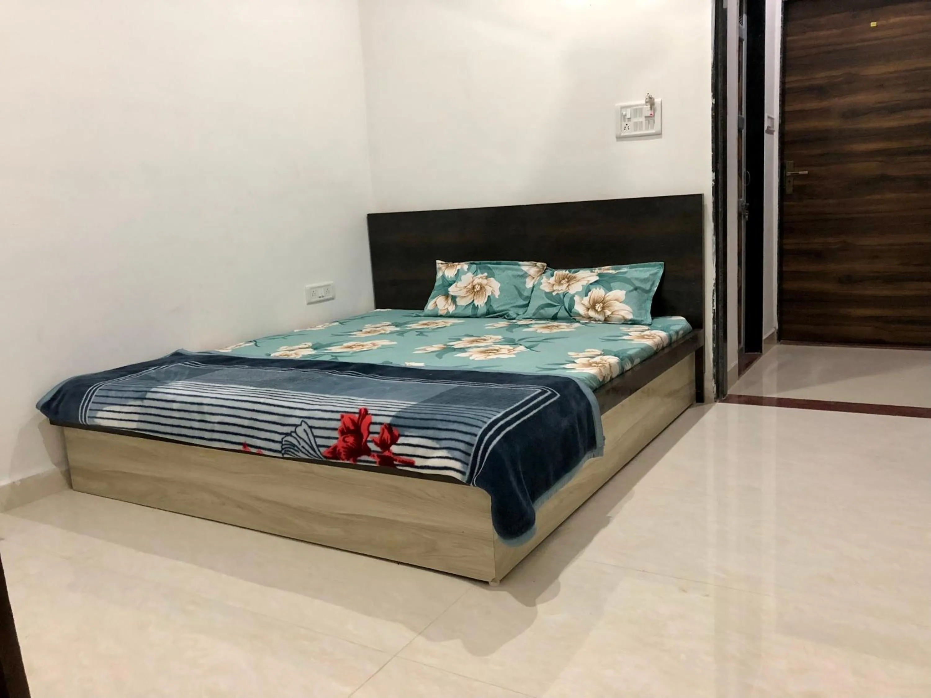 Bedroom, Bed in BHAI BHAI GUEST HOUSE