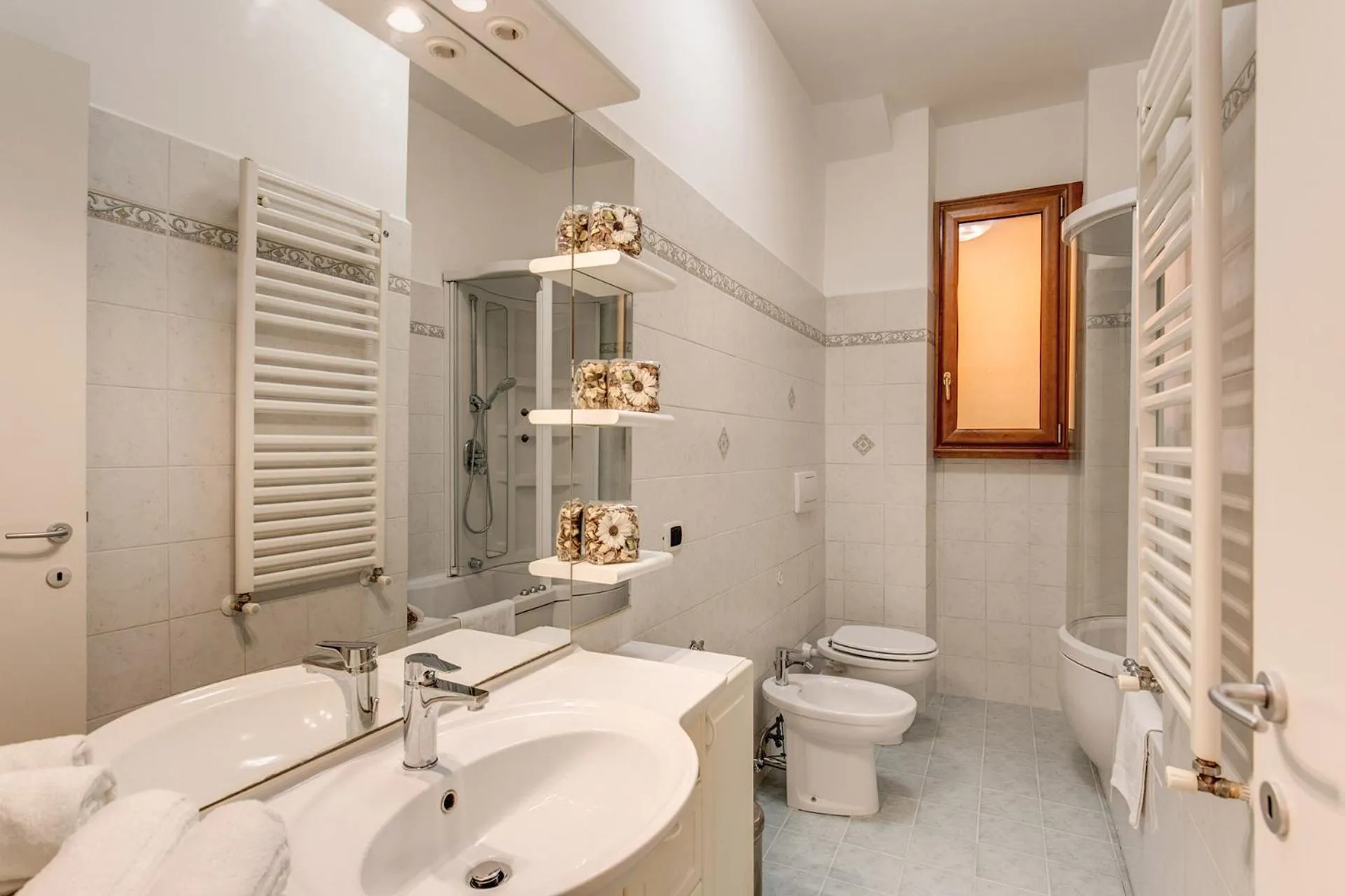 M&L Apartments - Ardesia Colosseo