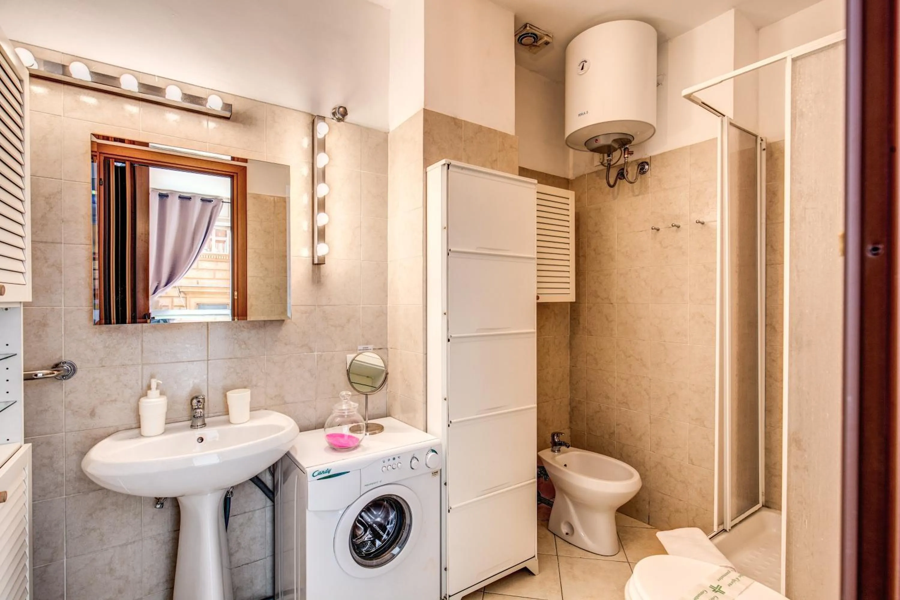 M&L Apartments - Ardesia Colosseo