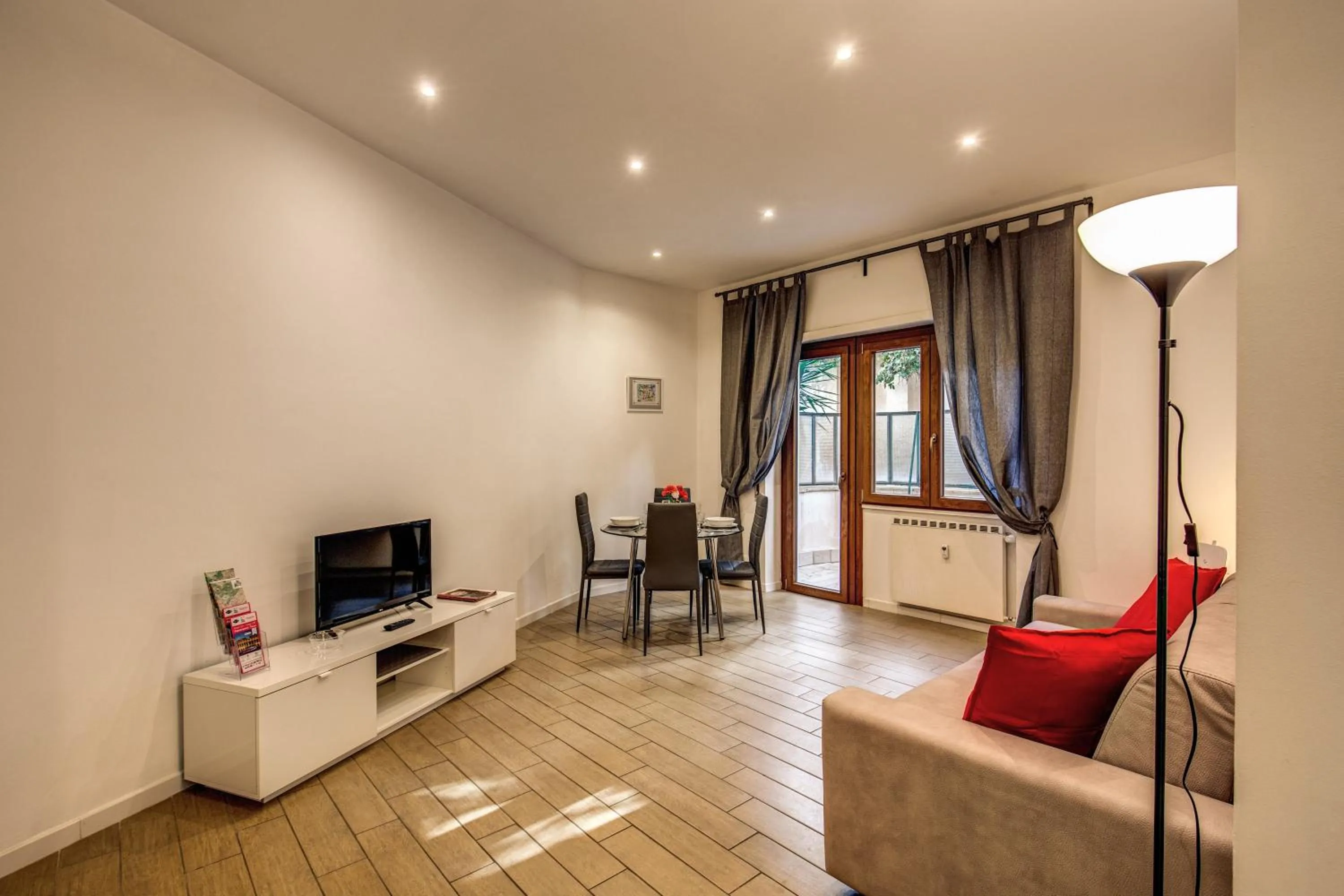 M&L Apartments - Ardesia Colosseo