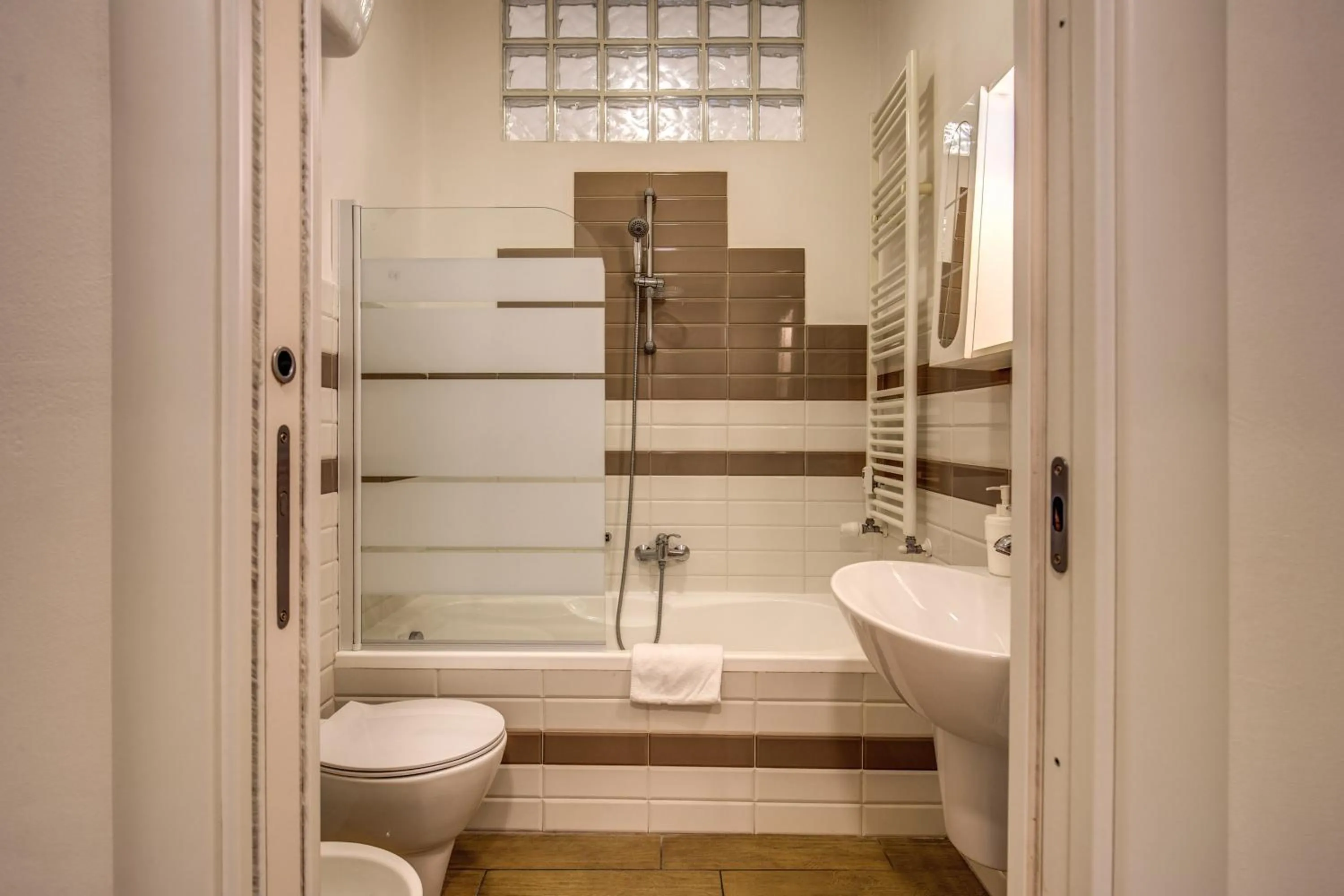 M&L Apartments - Ardesia Colosseo