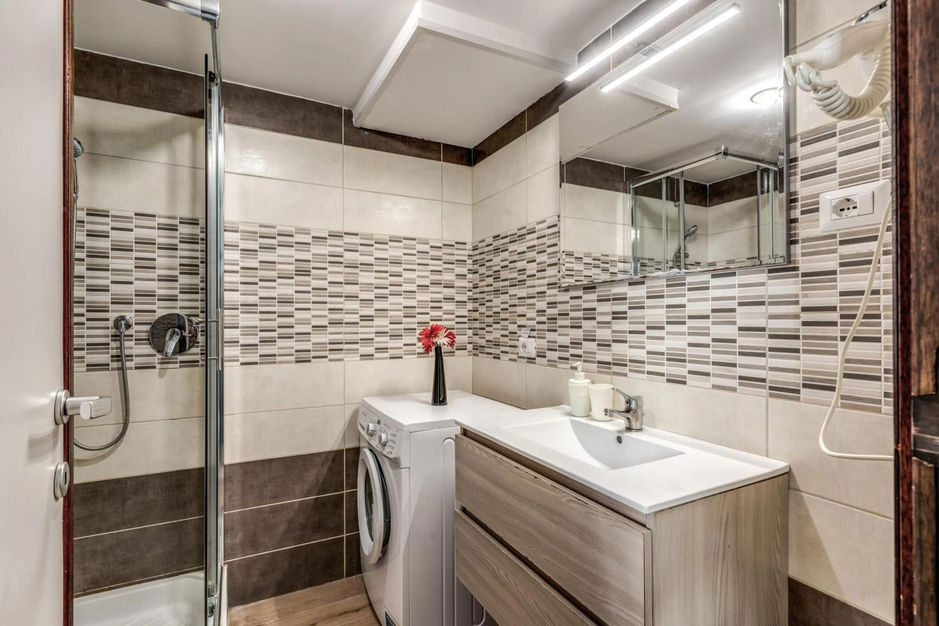 M&L Apartments - Ardesia Colosseo