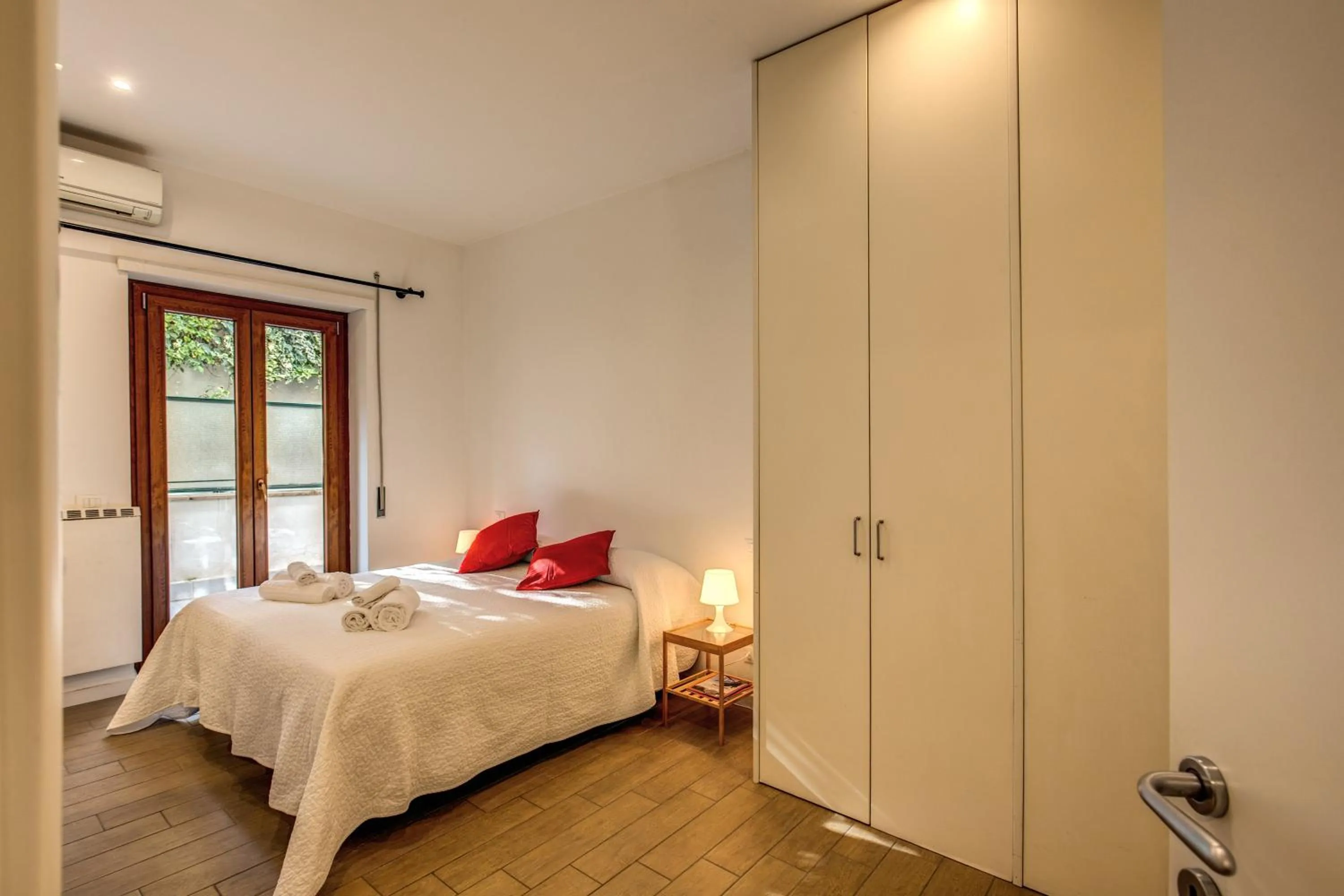 Bed in M&L Apartments - Ardesia Colosseo