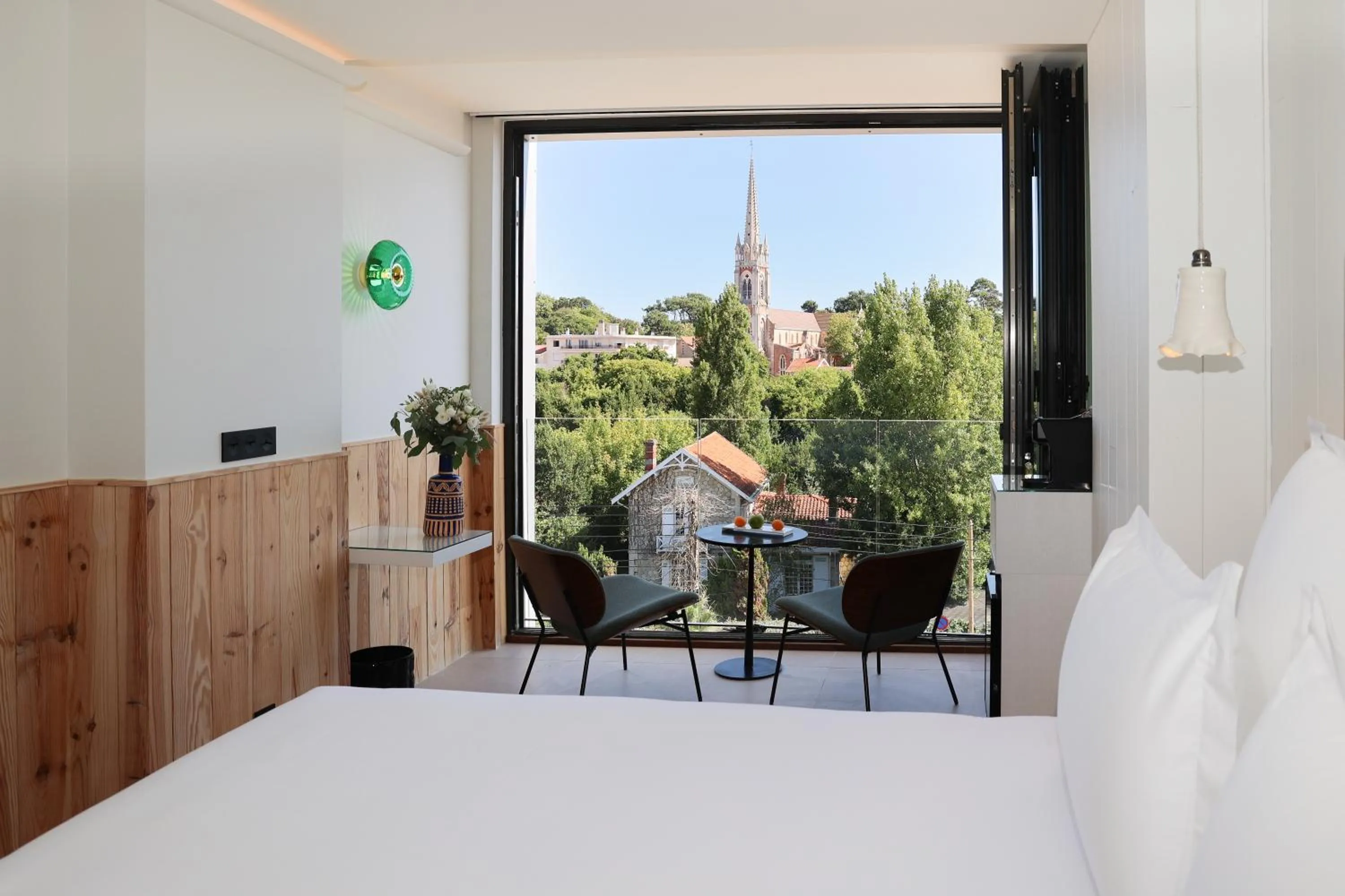 Bed in Les Vagues Hotel & Spa