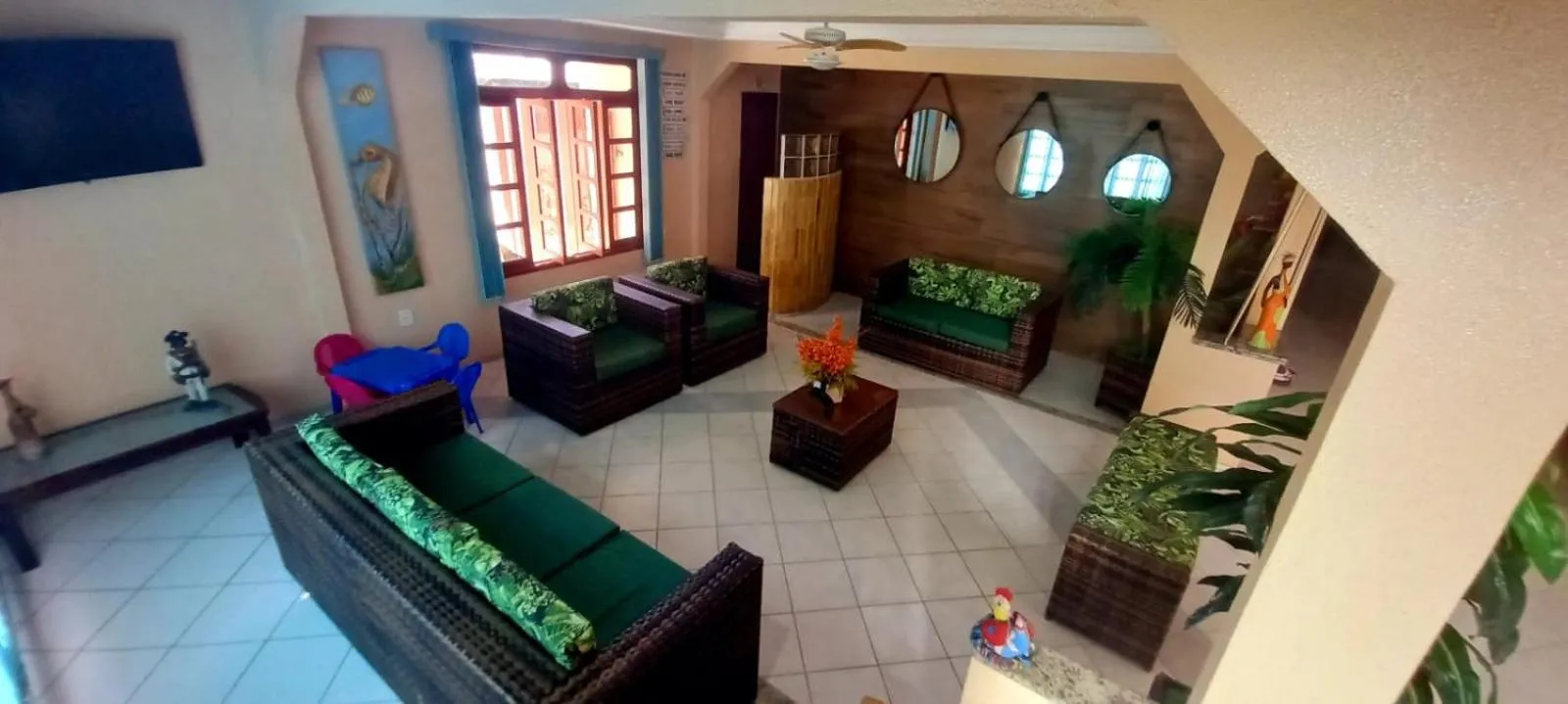 Communal lounge/ TV room in Pousada Recifes de Corais