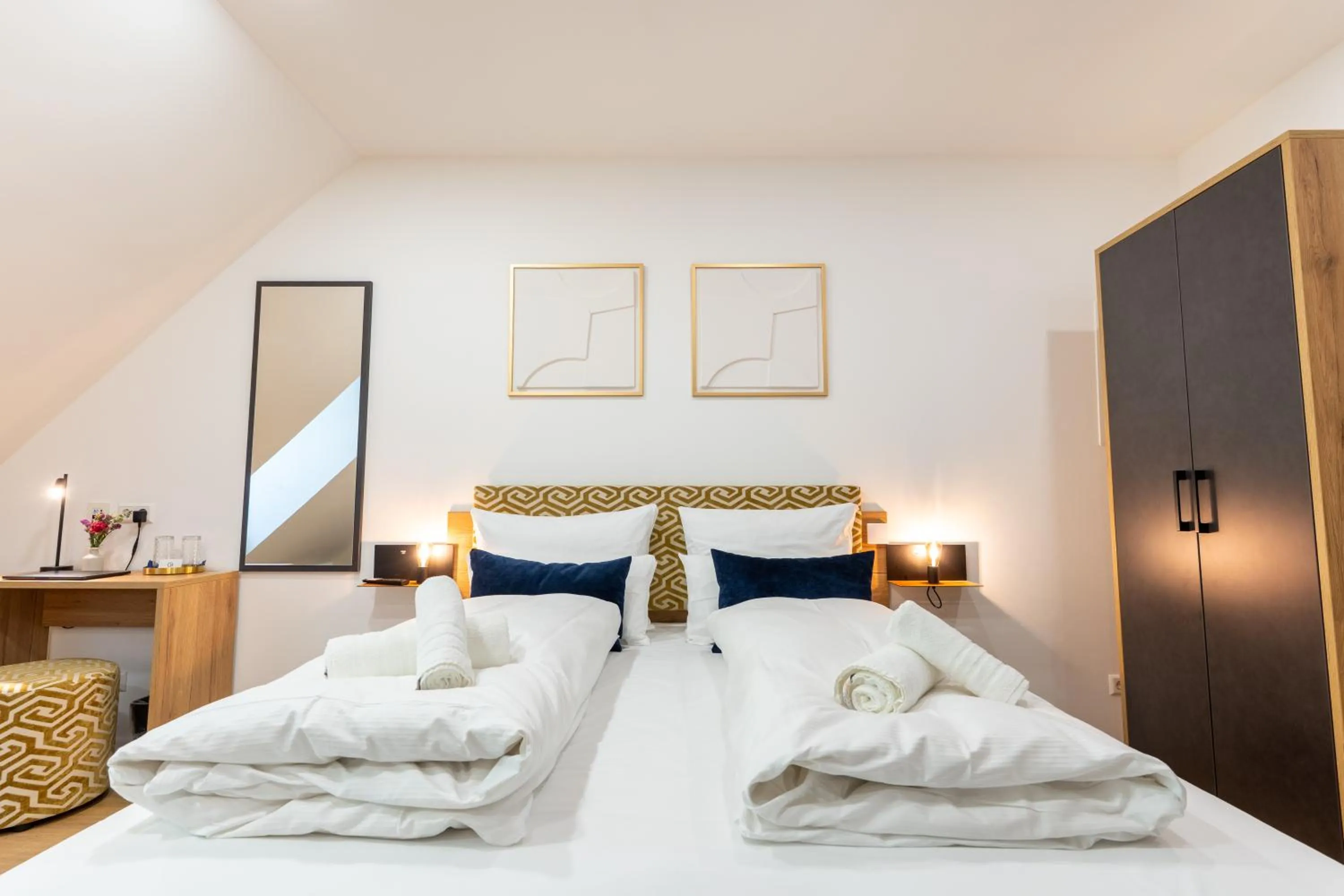 Bed in Chérisy Hotel Konstanz - Self Check-in Only