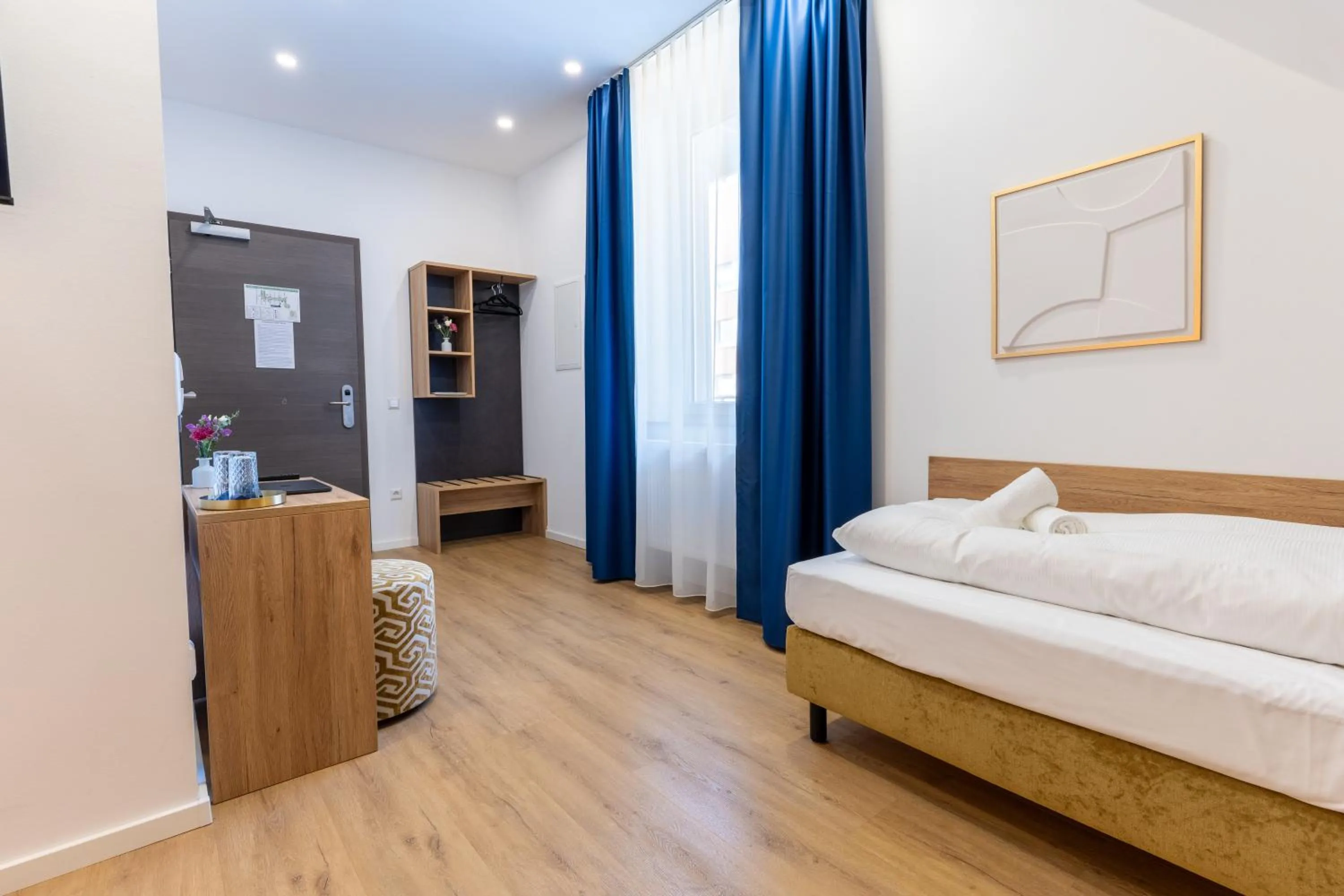 Bed in Chérisy Hotel Konstanz - Self Check-in Only