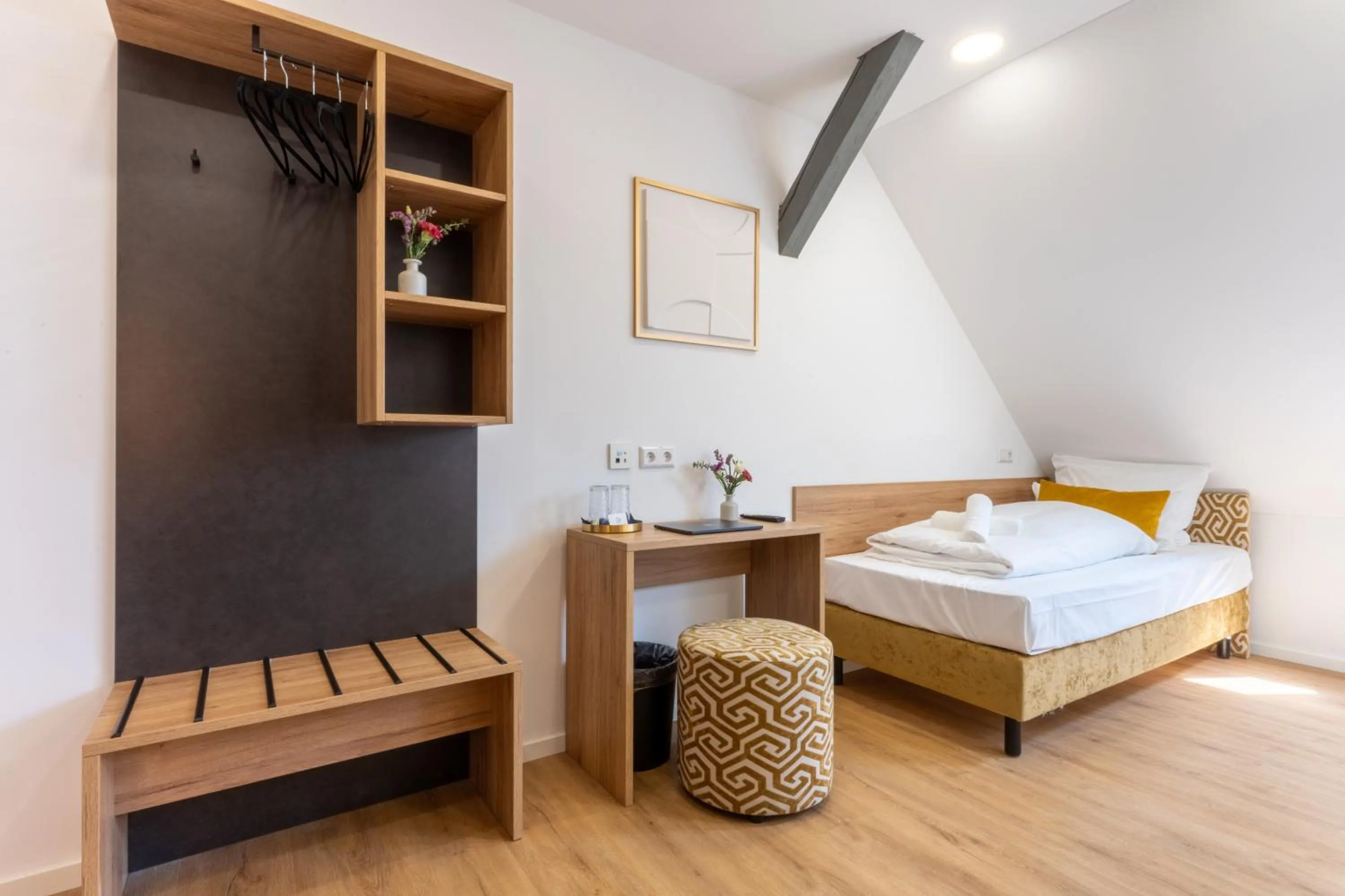 Bed in Chérisy Hotel Konstanz - Self Check-in Only