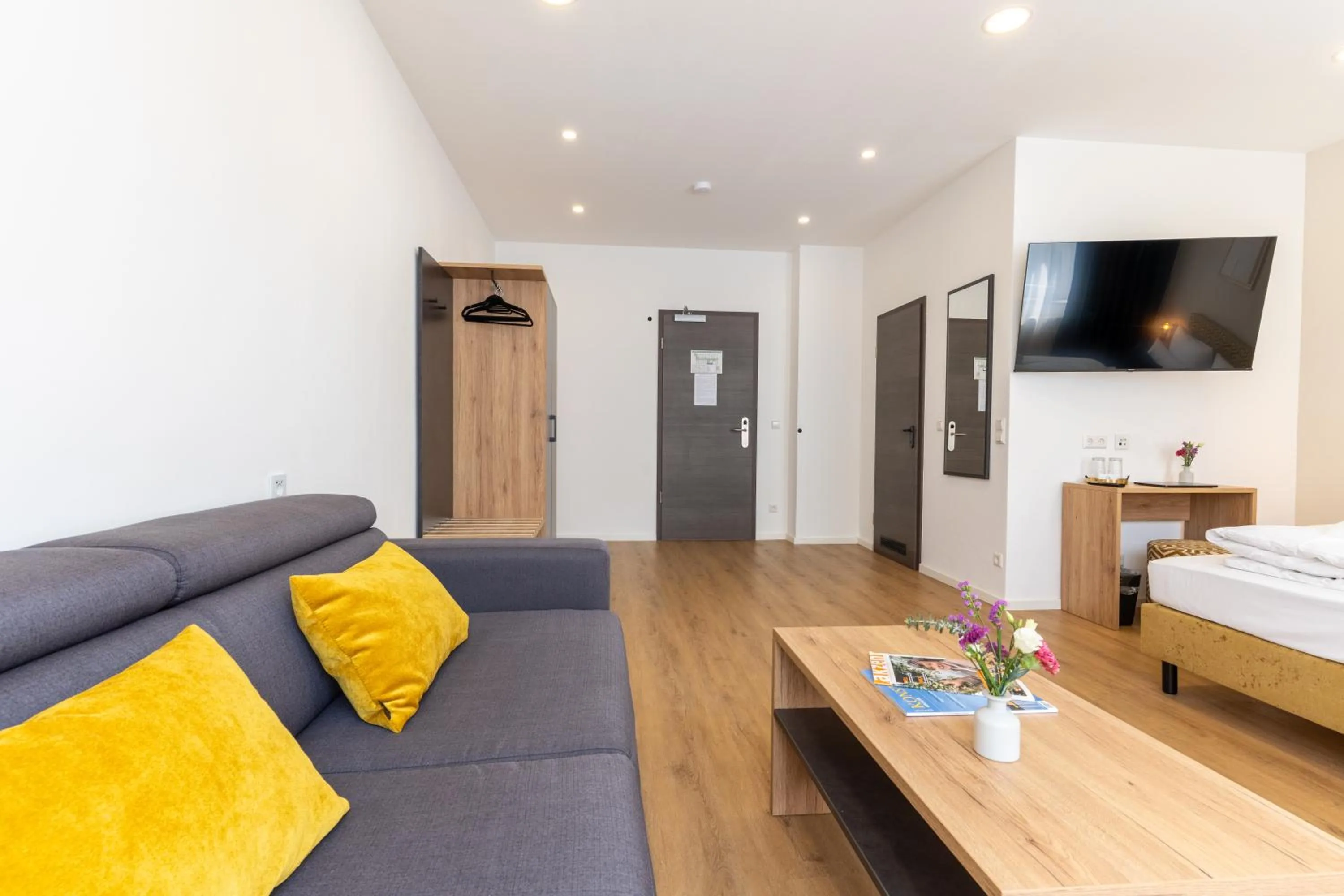 Bed in Chérisy Hotel Konstanz - Self Check-in Only