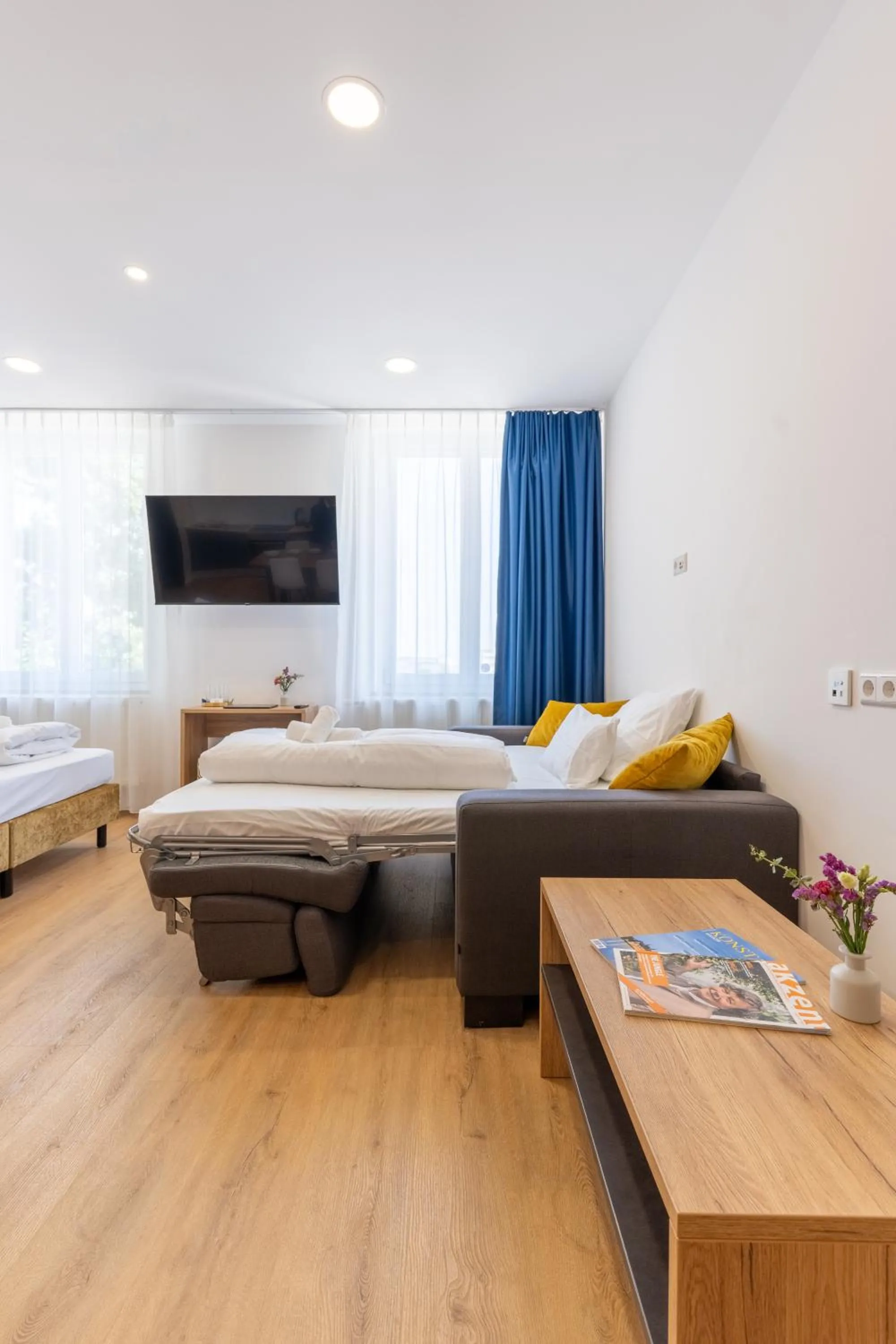 Bed in Chérisy Hotel Konstanz - Self Check-in Only