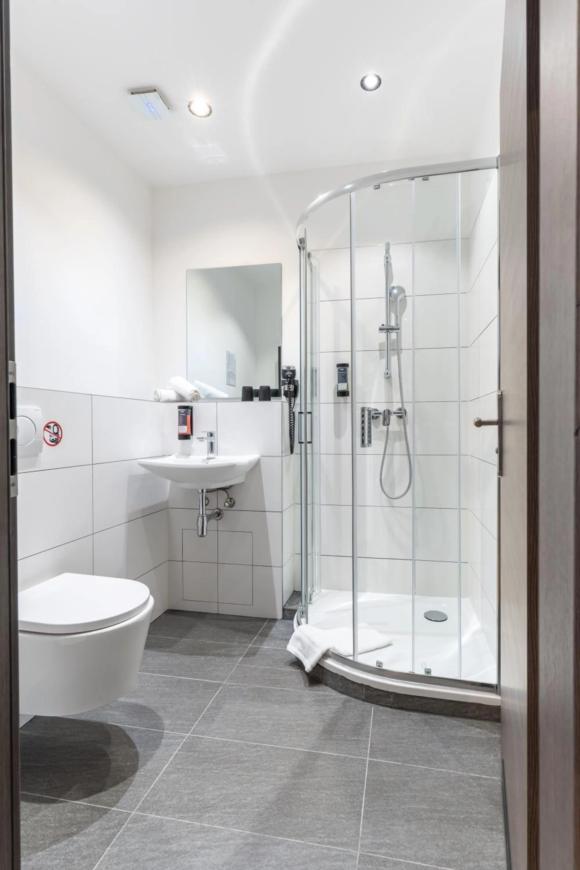 Shower in Chérisy Hotel Konstanz - Self Check-in Only