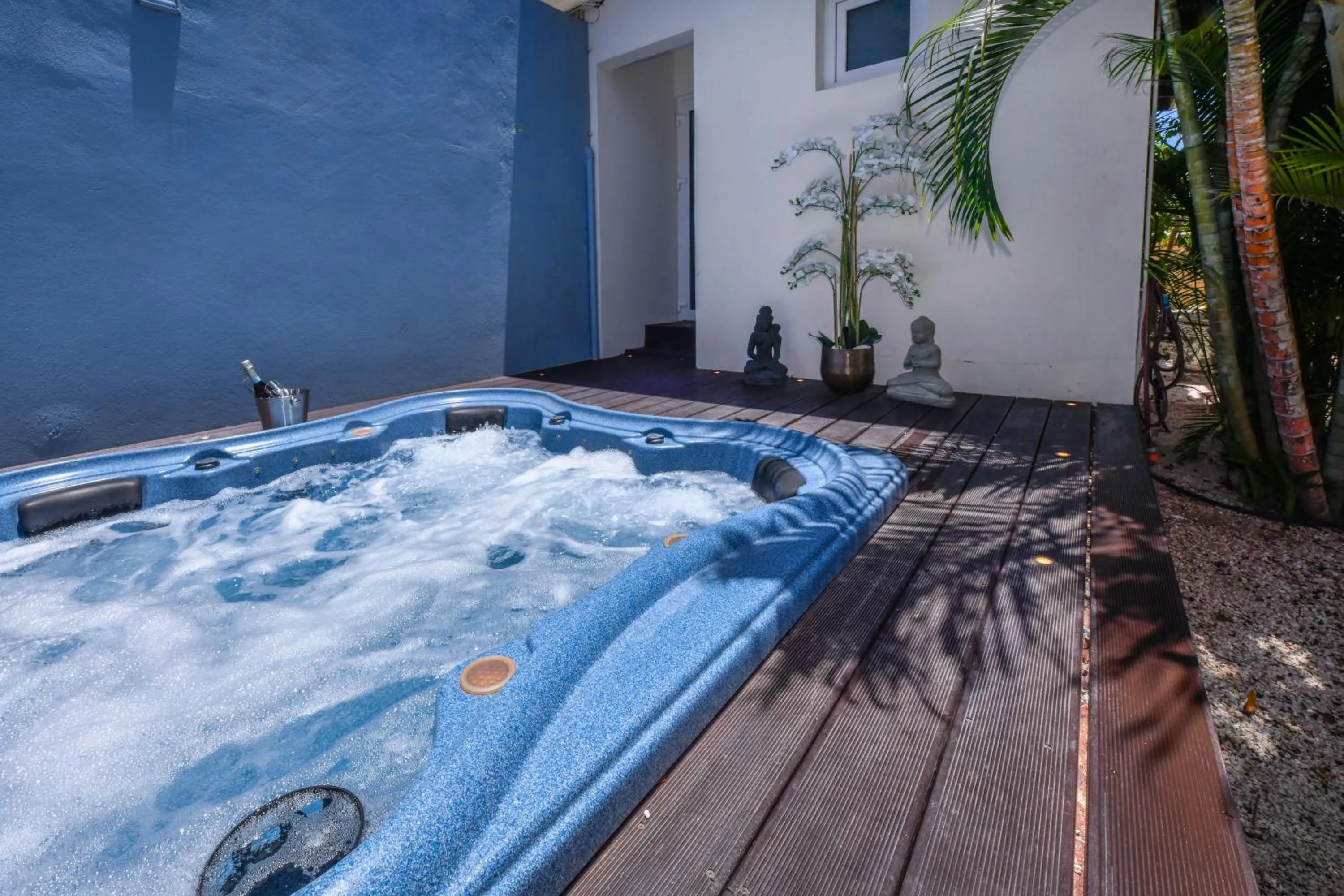 Garden in Boutique Hotel Swiss Paradise Aruba Villas and Suites