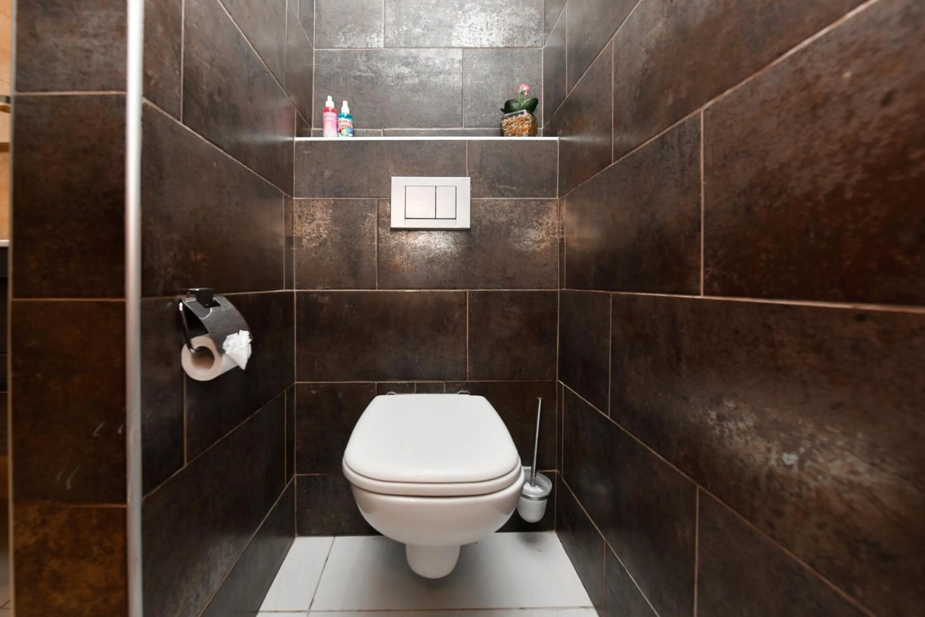 Toilet in Boutique Hotel Swiss Paradise Aruba Villas and Suites