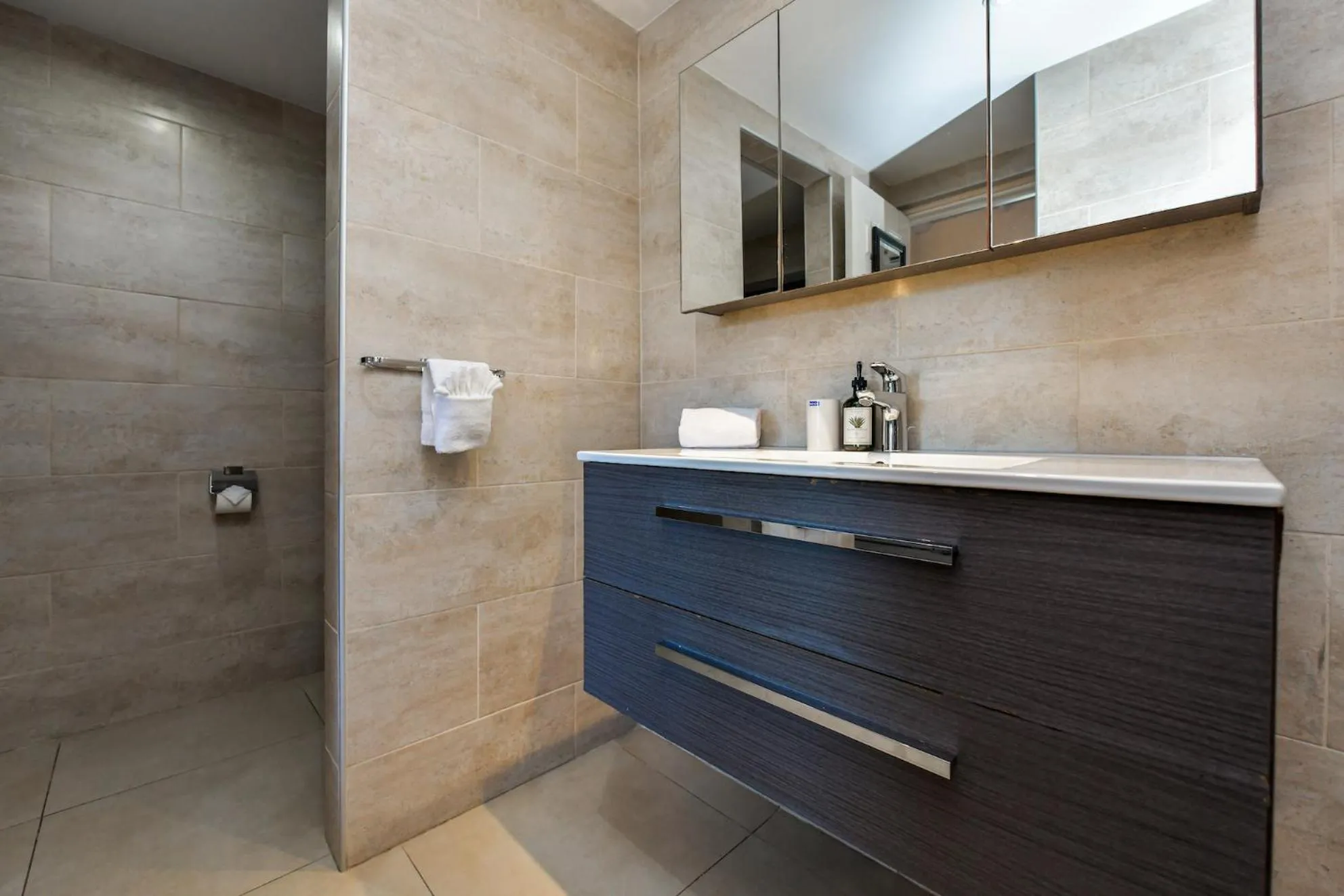 Toilet in Boutique Hotel Swiss Paradise Aruba Villas and Suites