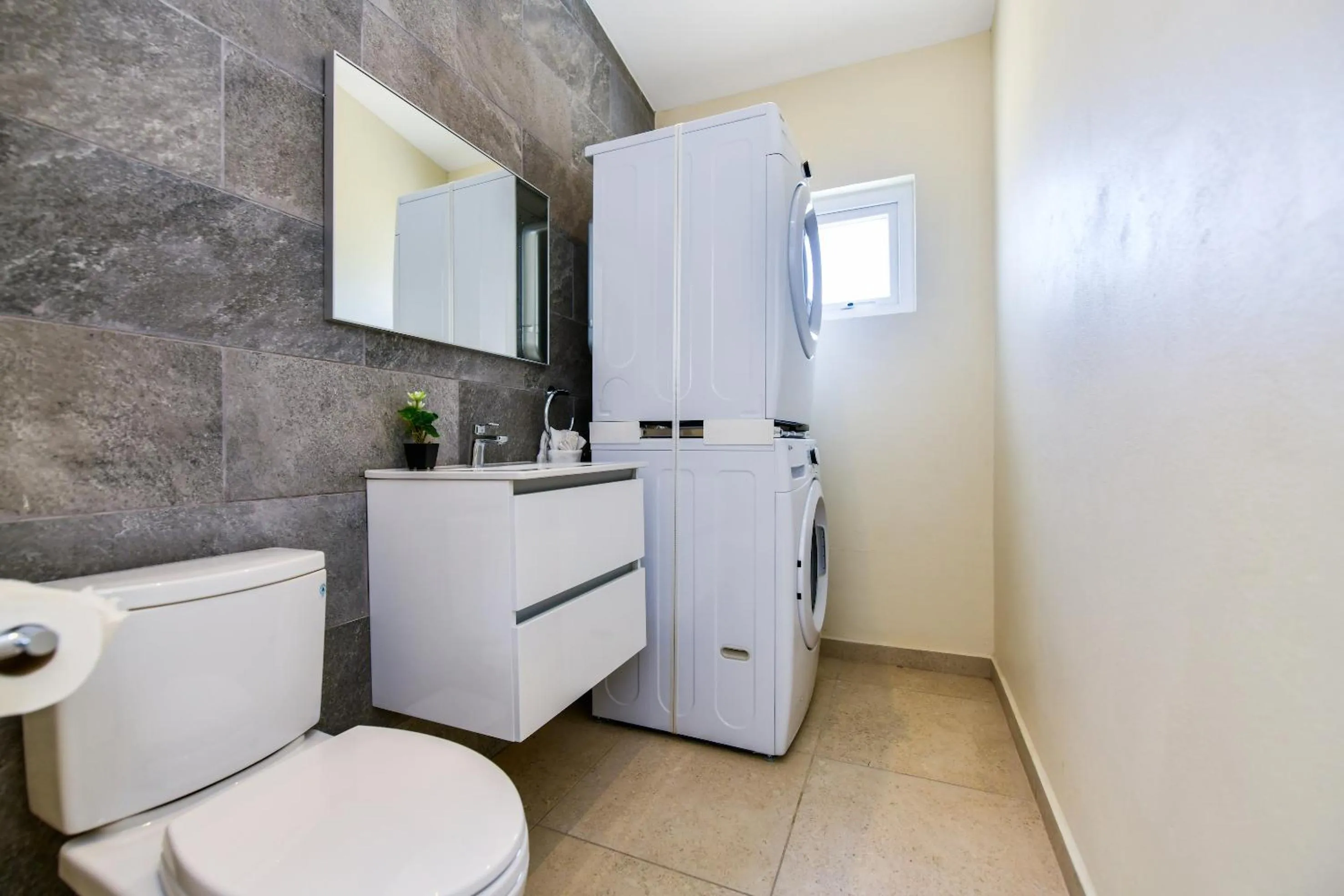 Toilet in Boutique Hotel Swiss Paradise Aruba Villas and Suites