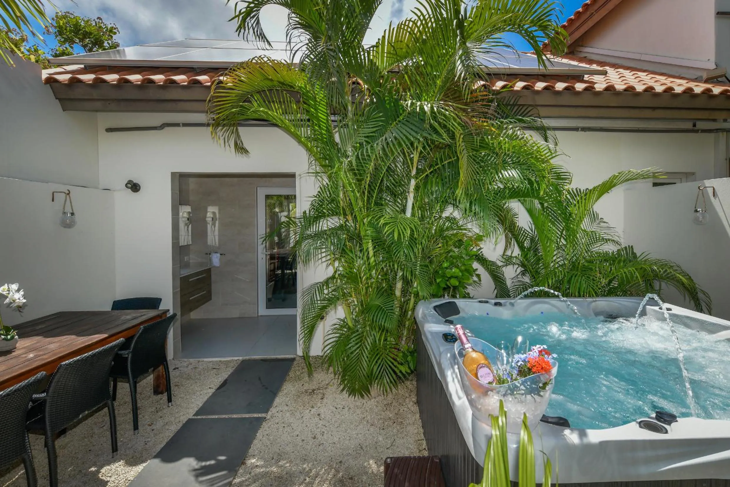 Patio in Boutique Hotel Swiss Paradise Aruba Villas and Suites