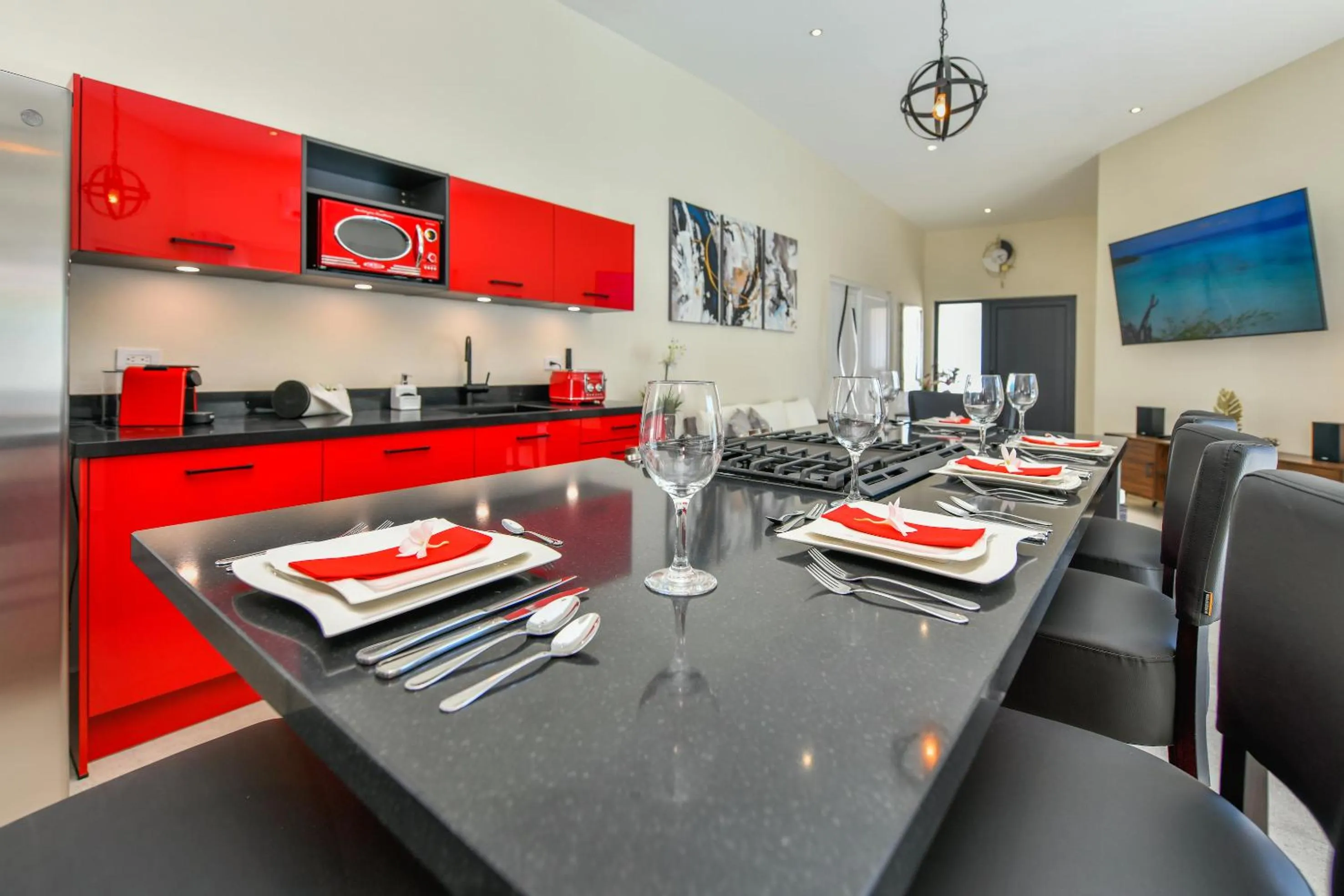 TV and multimedia in Boutique Hotel Swiss Paradise Aruba Villas and Suites