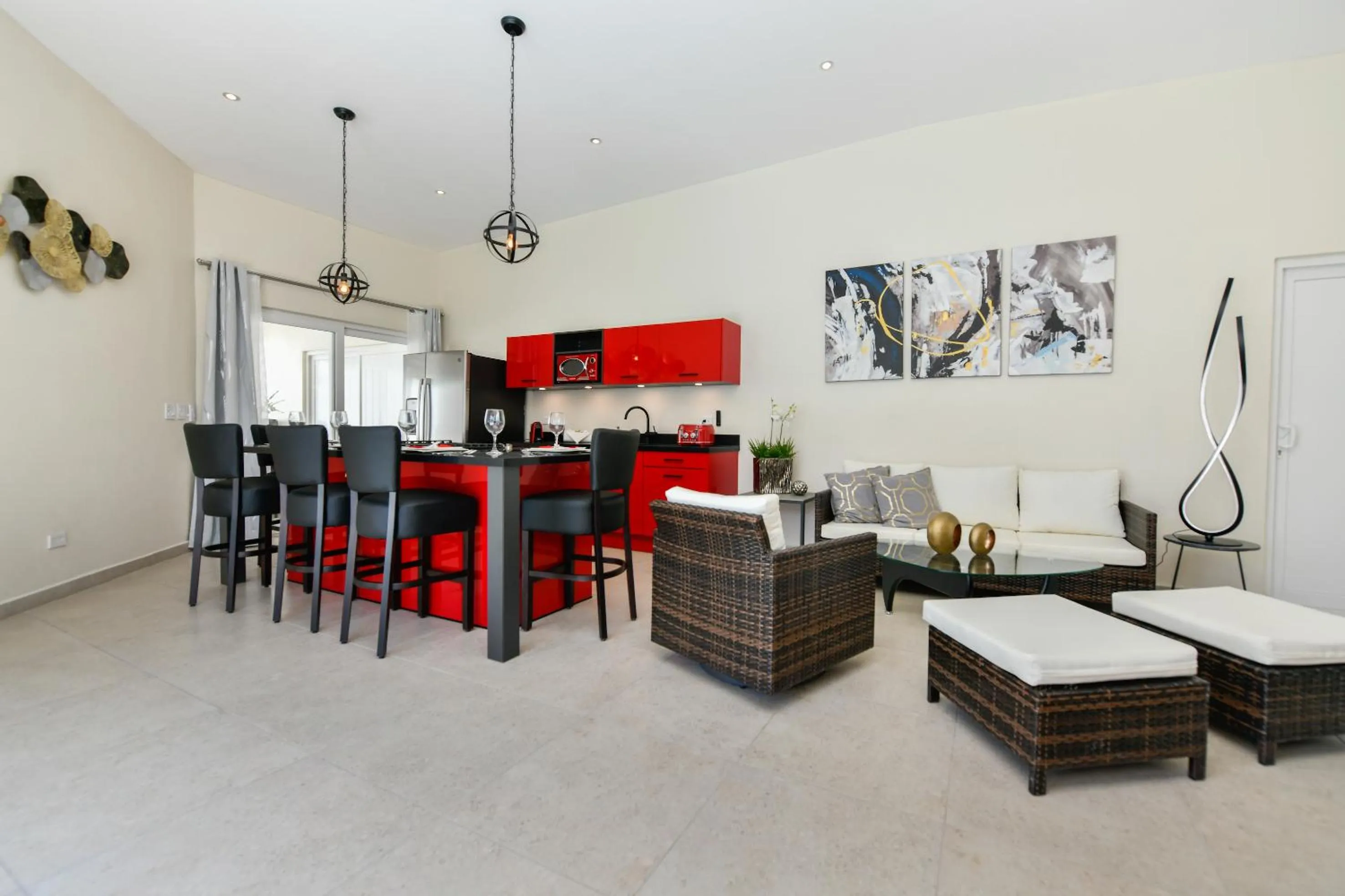 Kitchen or kitchenette in Boutique Hotel Swiss Paradise Aruba Villas and Suites