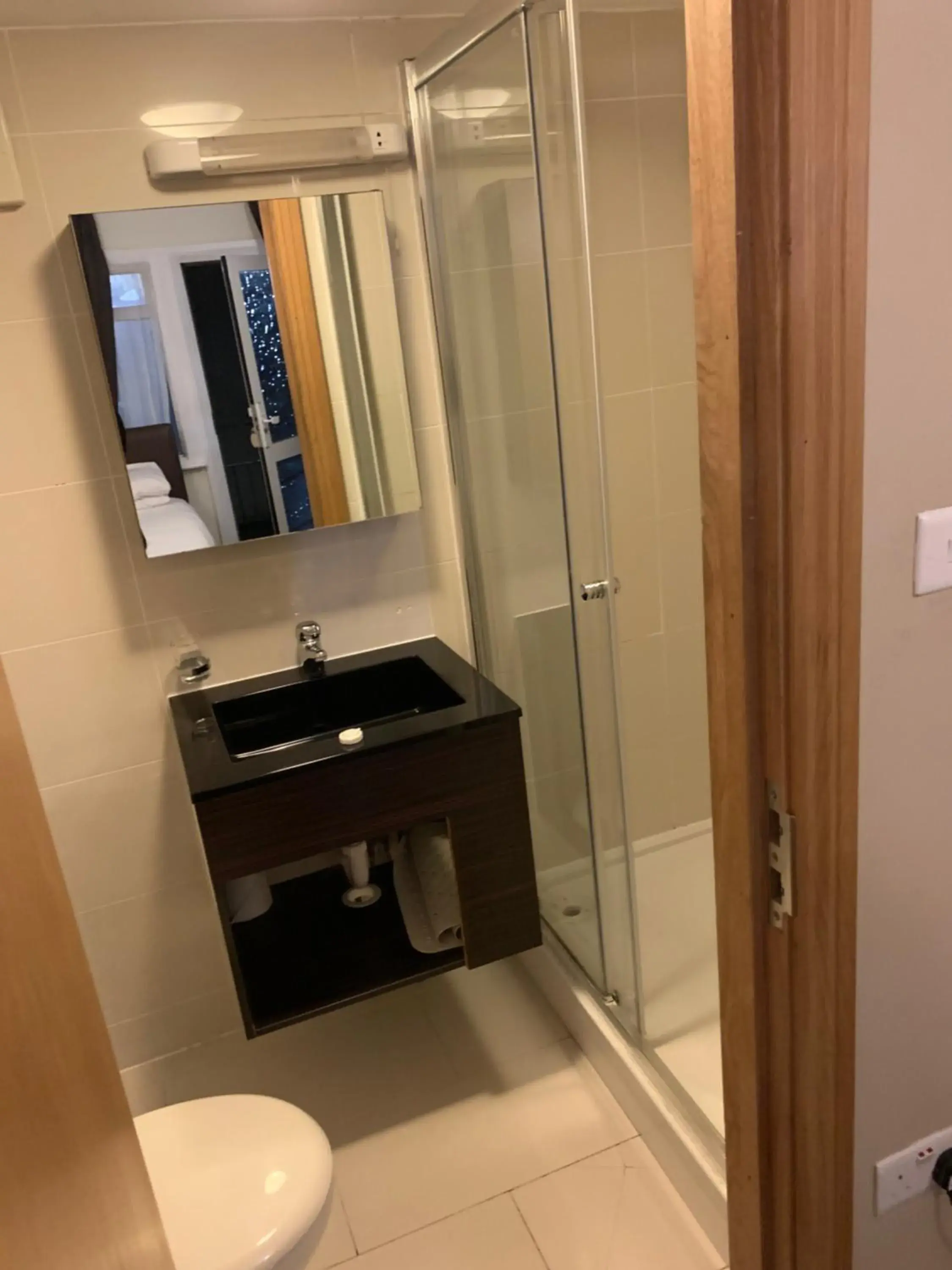 Old Mill Lodge - Basic Single Room in Old Mill Hotel & Lodge Old Mill Lodge - Basic Single Room in Old Mill Hotel & Lodge