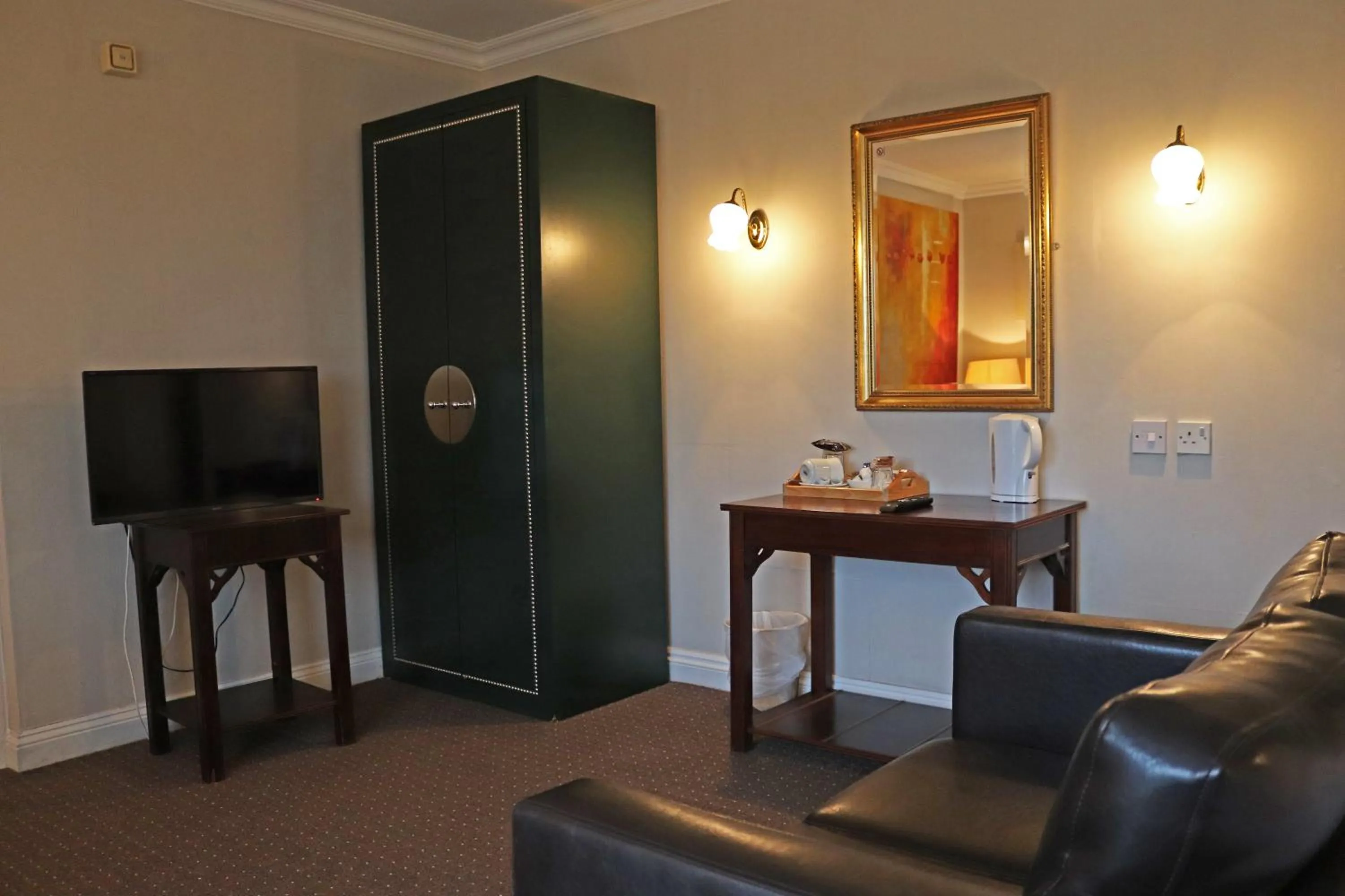 TV and multimedia in Shillingford Bridge Hotel